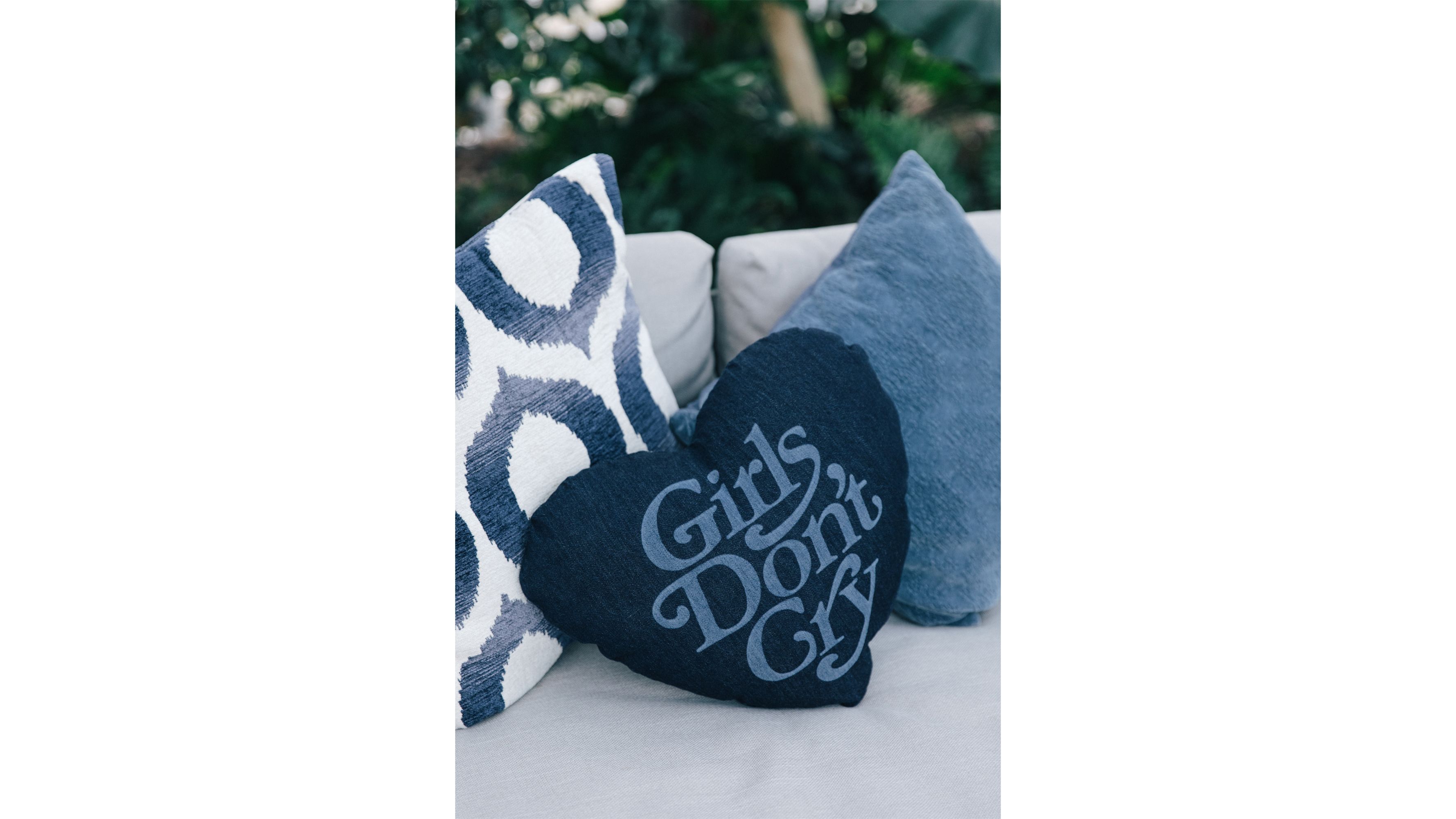 girls don´t cry PILLOW-