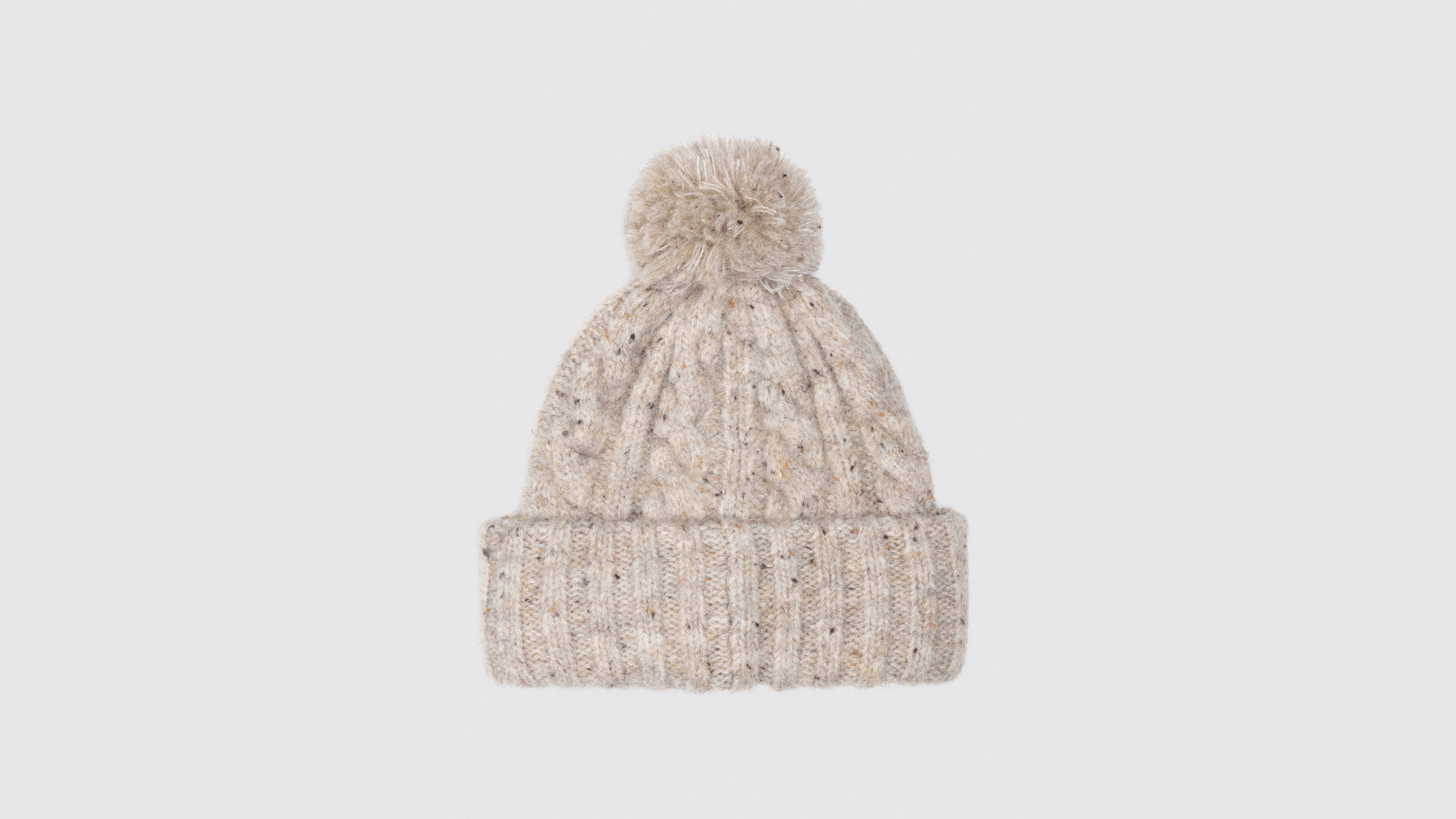 Backpatch Pom Pom Beanie 3