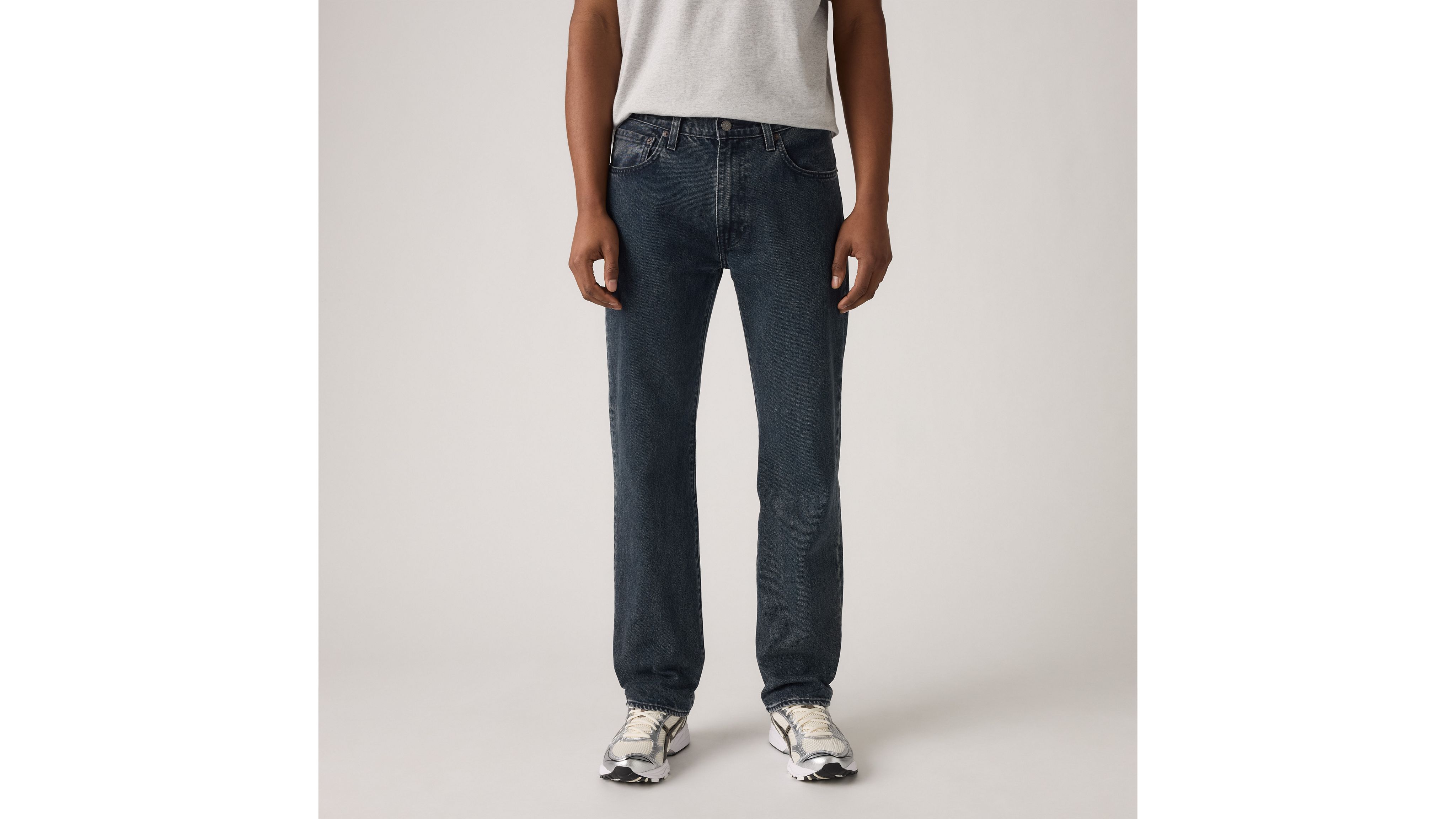 555™ Relaxed Straight Men's Jeans 1