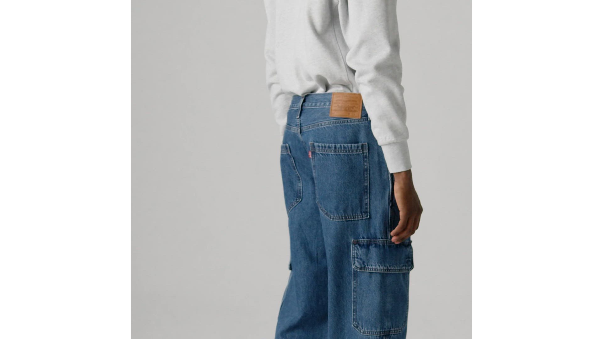 568™ Loose Straight Cargos 1