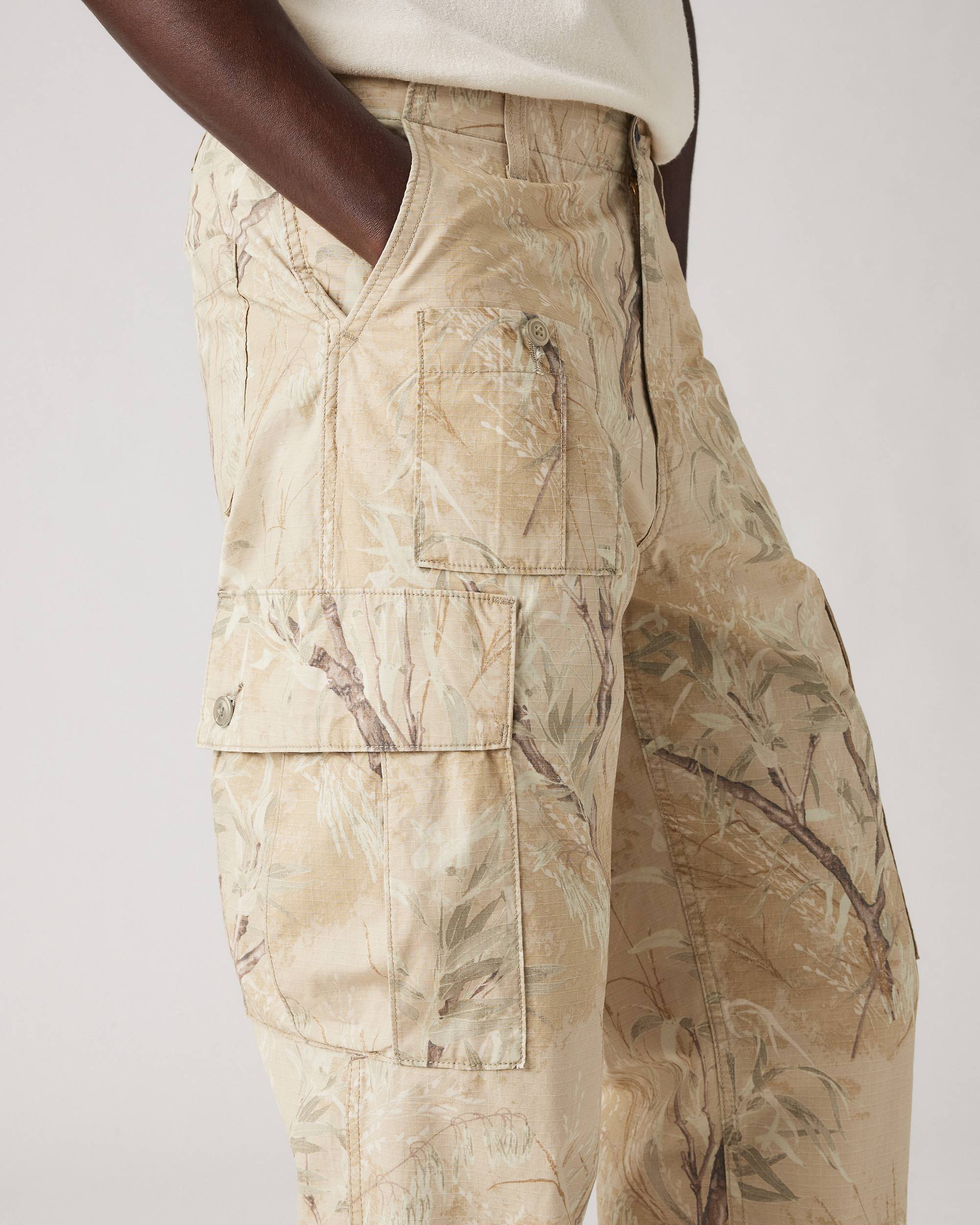 Parachute Cargo Lightweight Men's Pants - White | Levi's® US Parachute Cargo Lightweight Men's Pants - White | Levi's® US