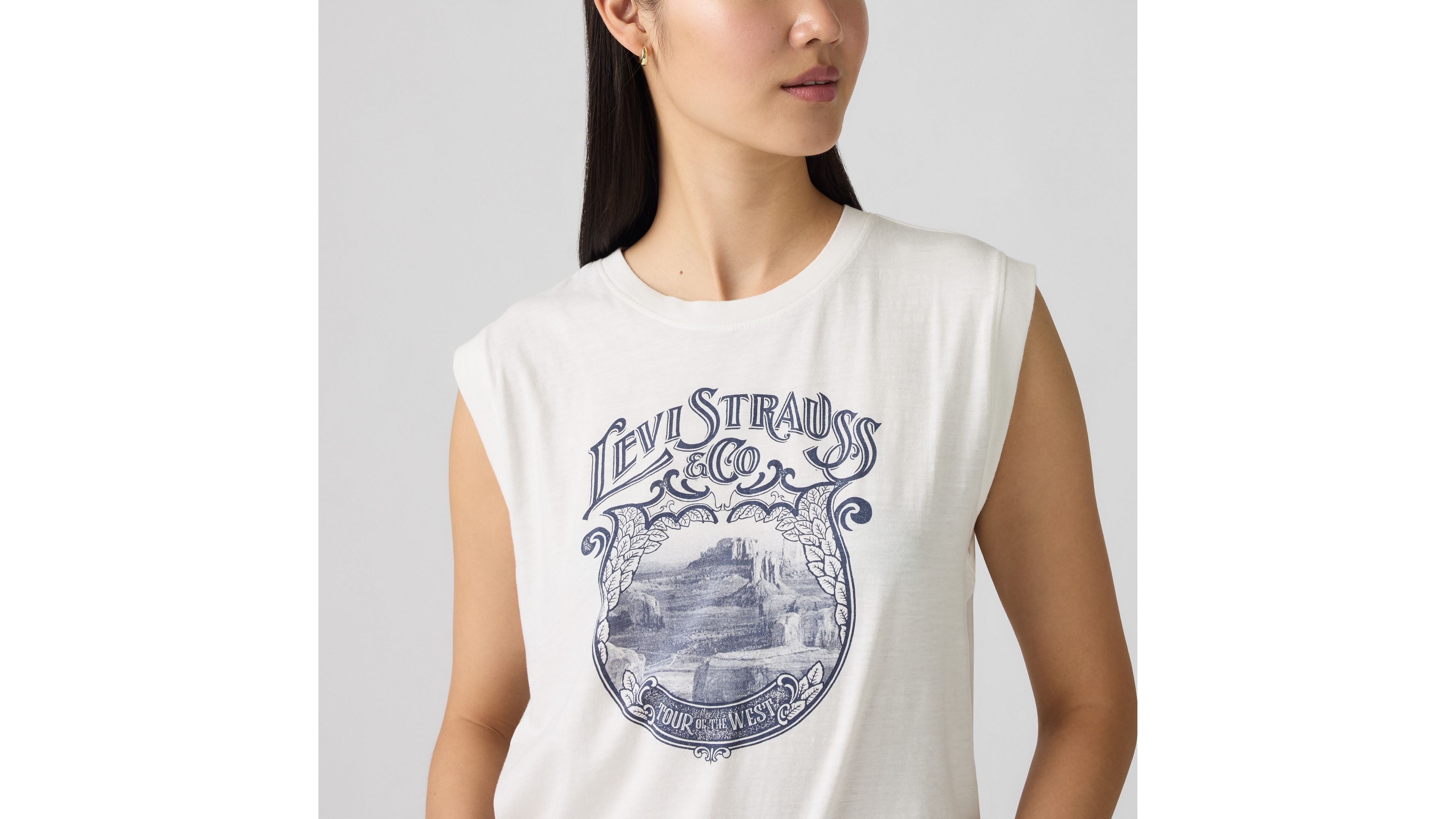 Levi's Graphic Boxy Tank Top In Sugar Swizzle