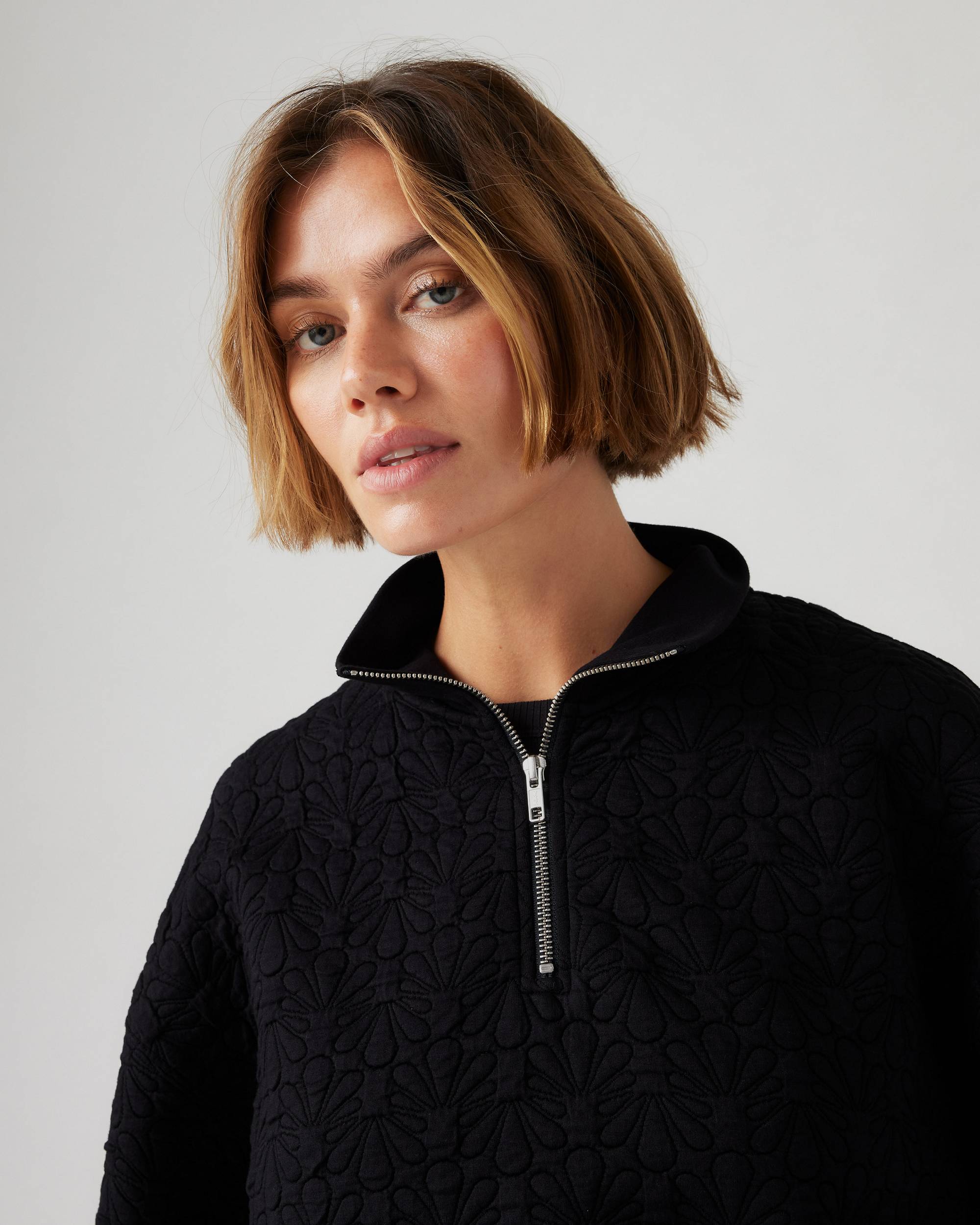 1/4 Zip Quilted Fleece Sweatshirt - Black | Levi's® US 1/4 Zip Quilted Fleece Sweatshirt - Black | Levi's® US