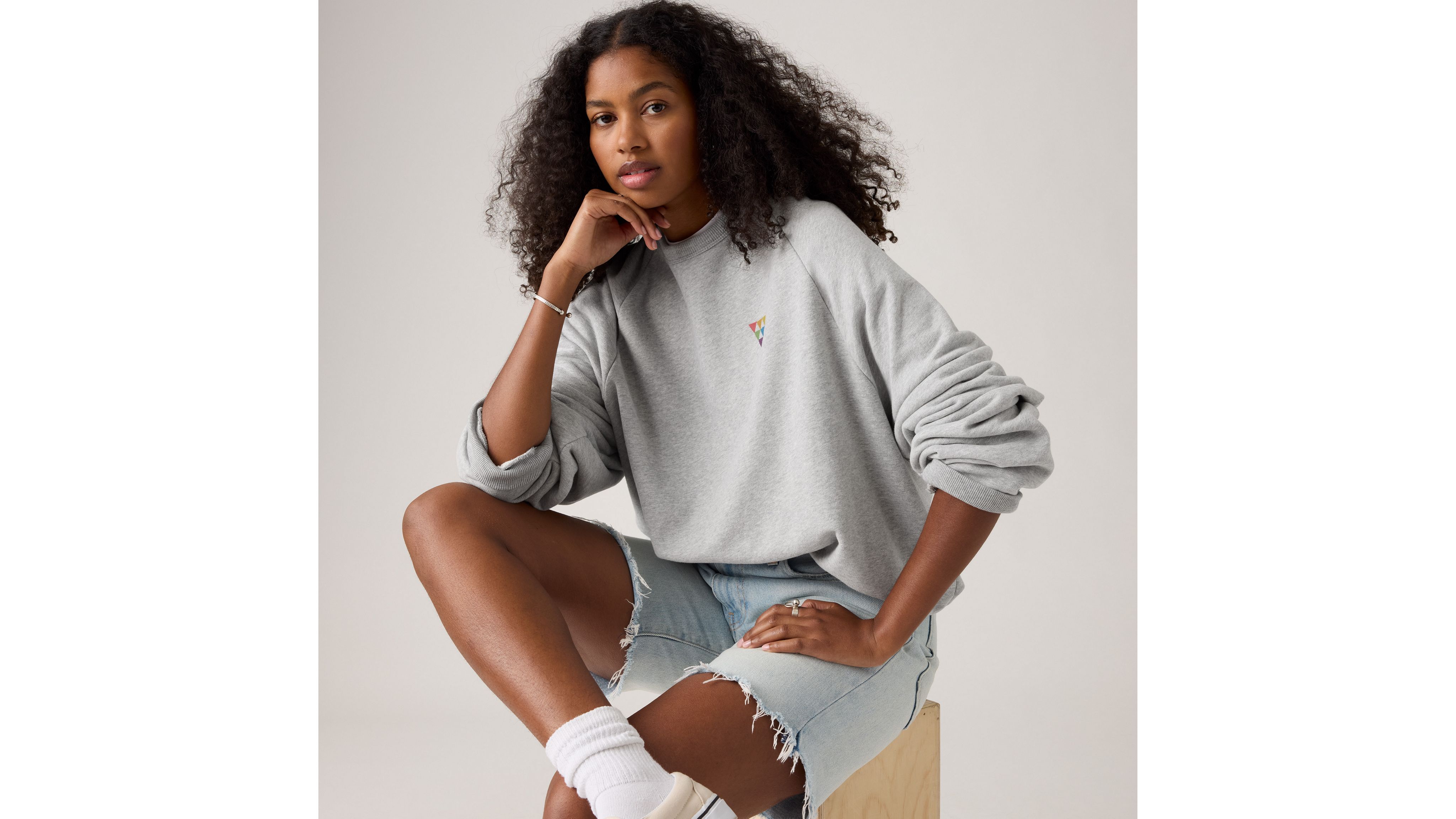 Felpa girocollo comoda Levi's® Pride 2