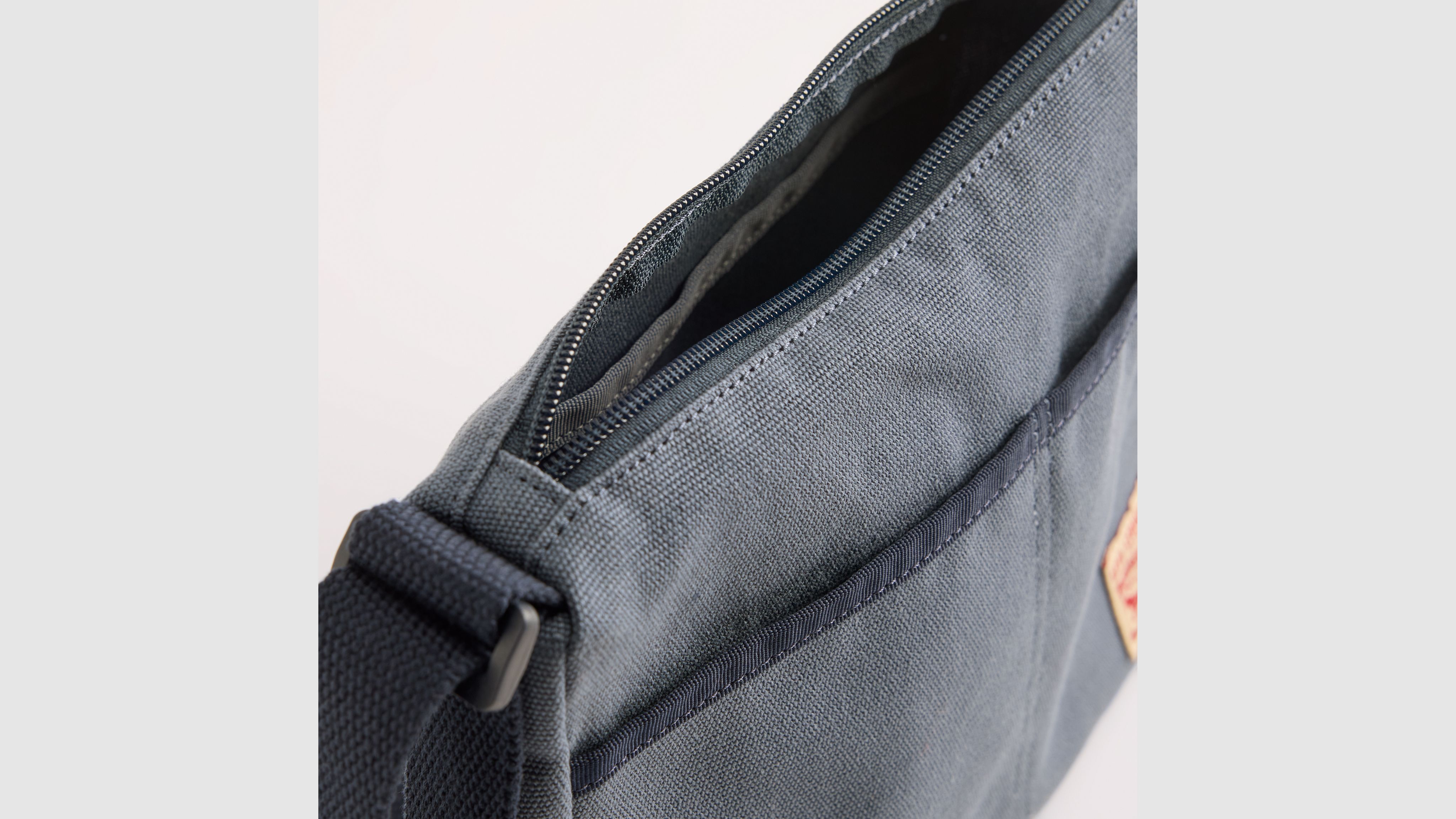 Levi's® Emory Crossbody Bag 5