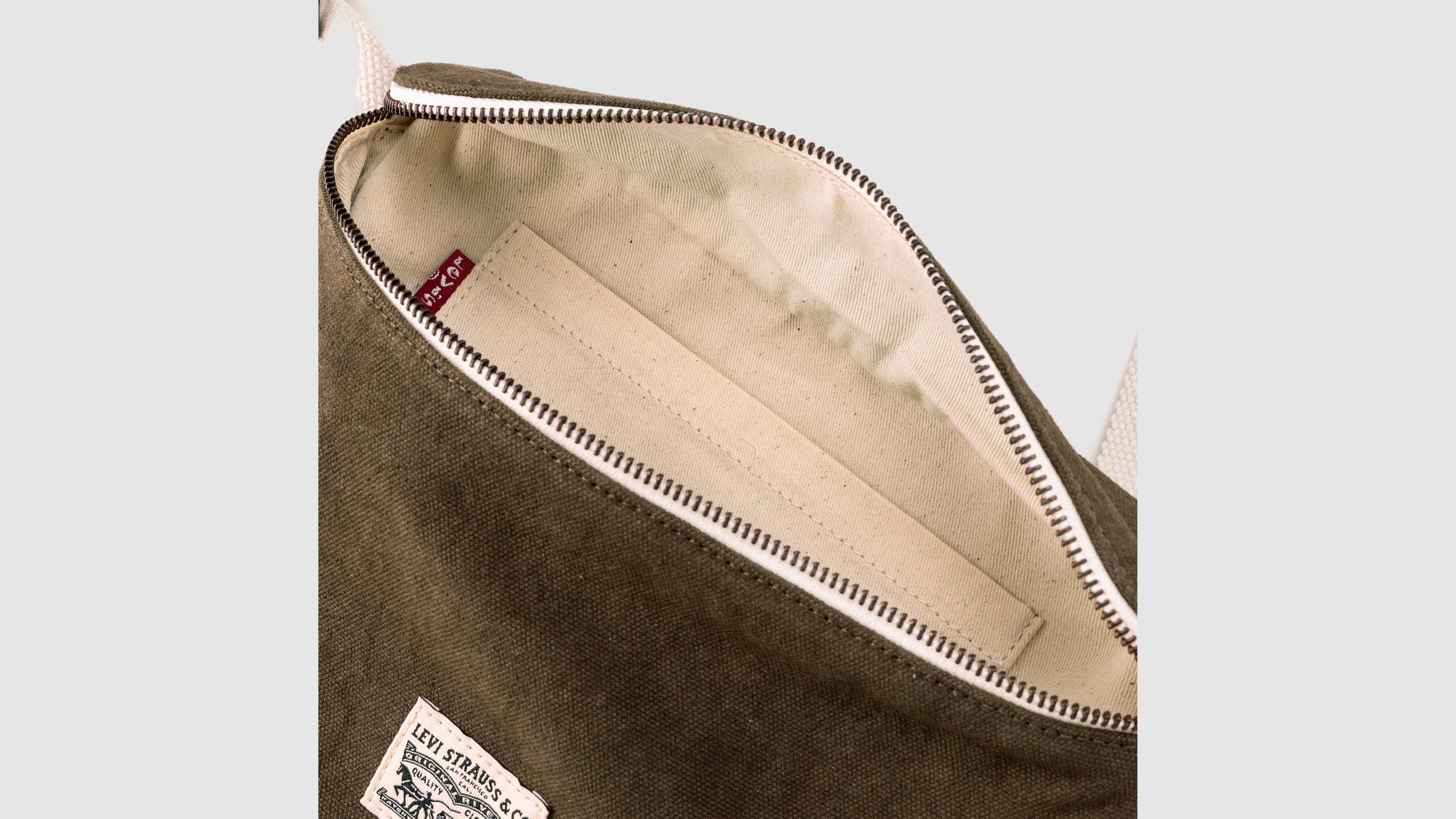 Levi's Devon Crossbody Bag In Dark Brown
