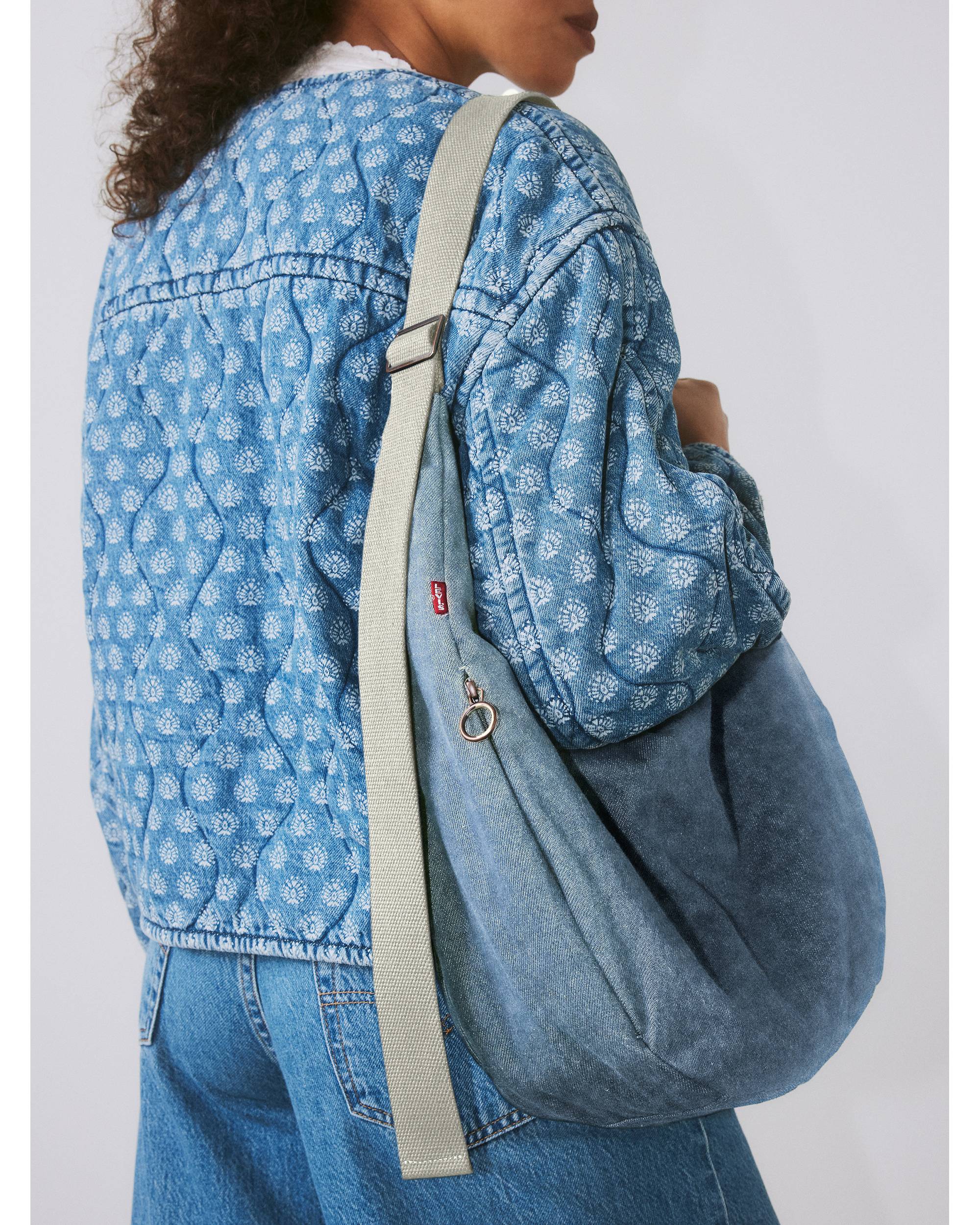Levi's® Brooklyn Medium Shoulder Bag - Blue | Levi's® XK Levi's® Brooklyn Medium Shoulder Bag - Blue | Levi's® XK