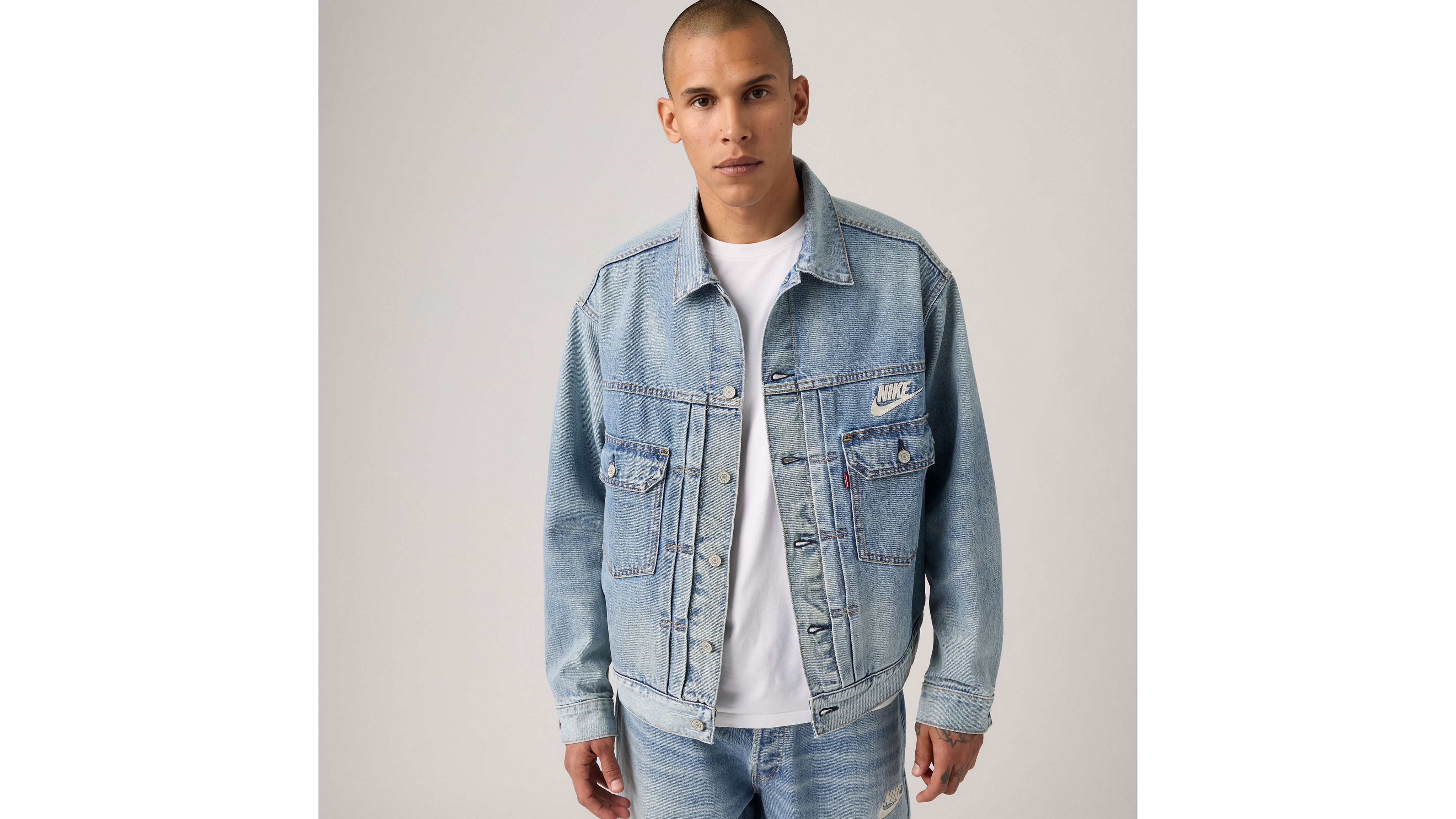 専用! LEVI'S x Nike Denim Trucker Jacket M Levi's X Nike Trucker Jacket | Nike x Levi's Denim Jacket