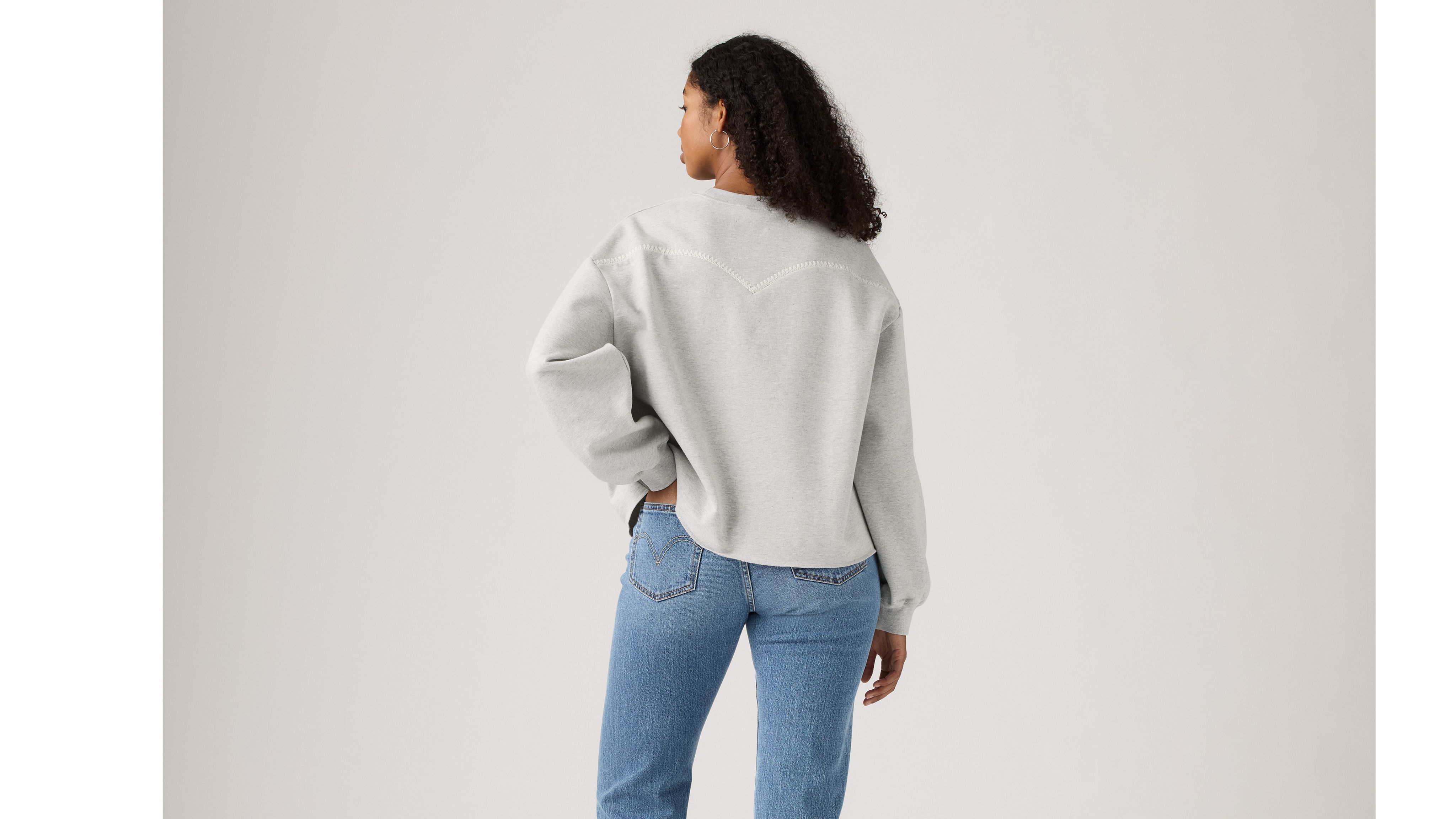 Leo Western Yolk Sweatshirt