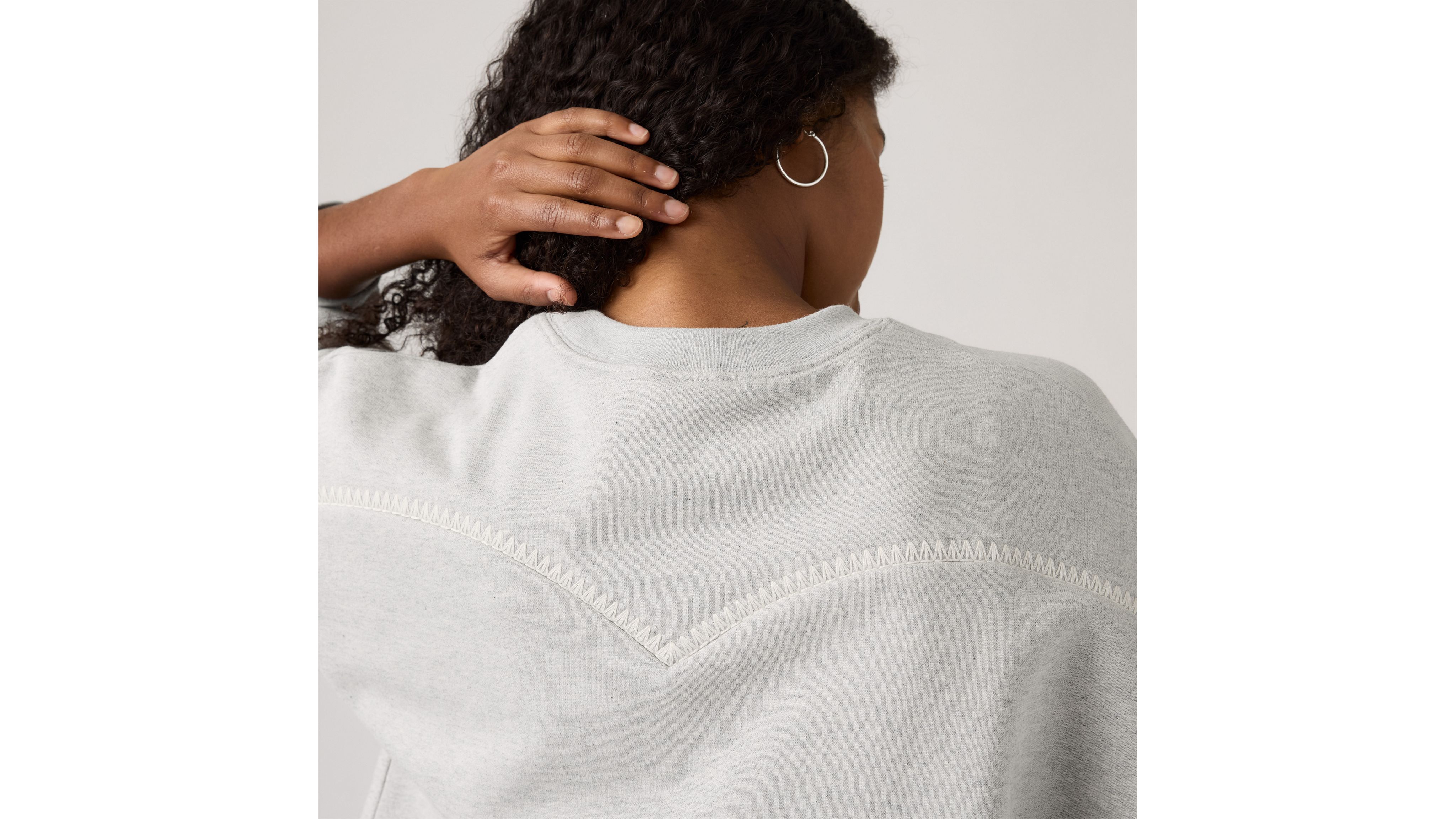 Leo Western Yolk Sweatshirt