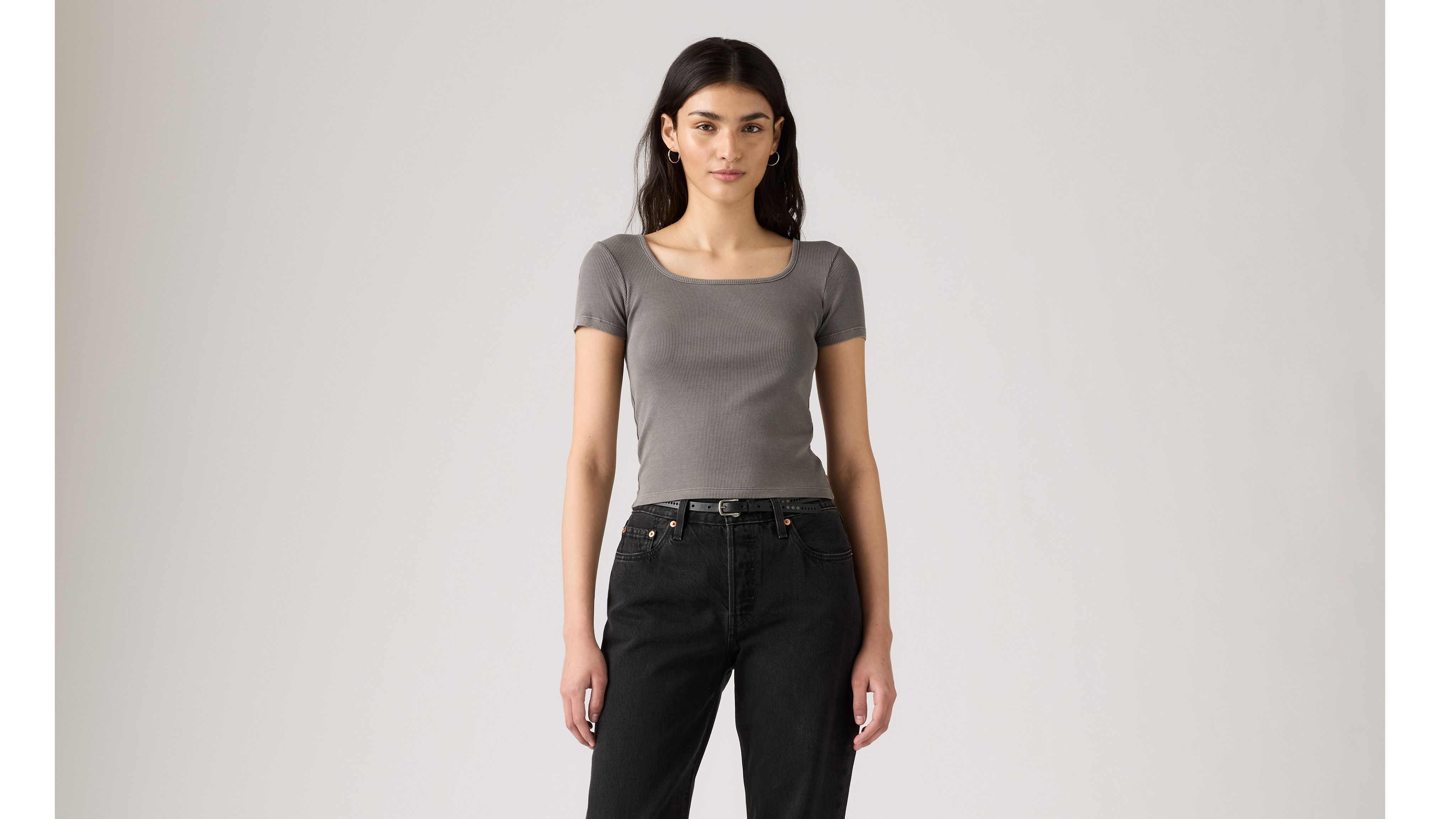 Tシャツ・カットソー ORR Embo square neck t-shirt ORR(オル) Tシャツ・カットソー(レディース) - 海外通販のBUYMA