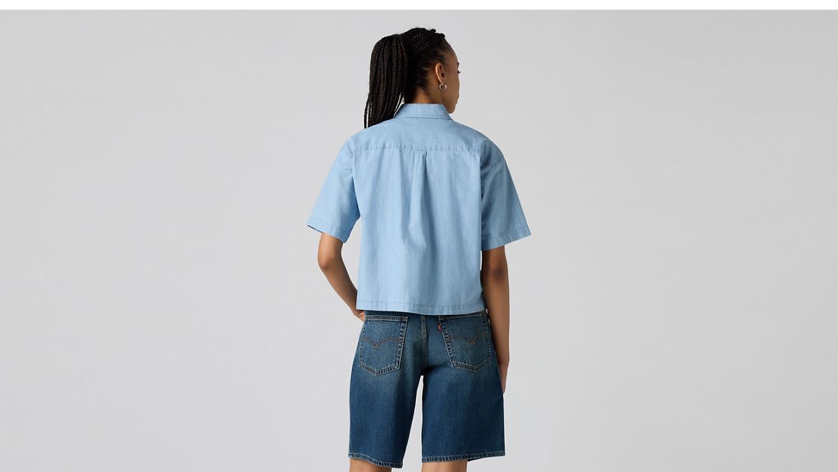 Harlie Short-Sleeve Cropped Button Down Shirt — Brass Organ - Chambray