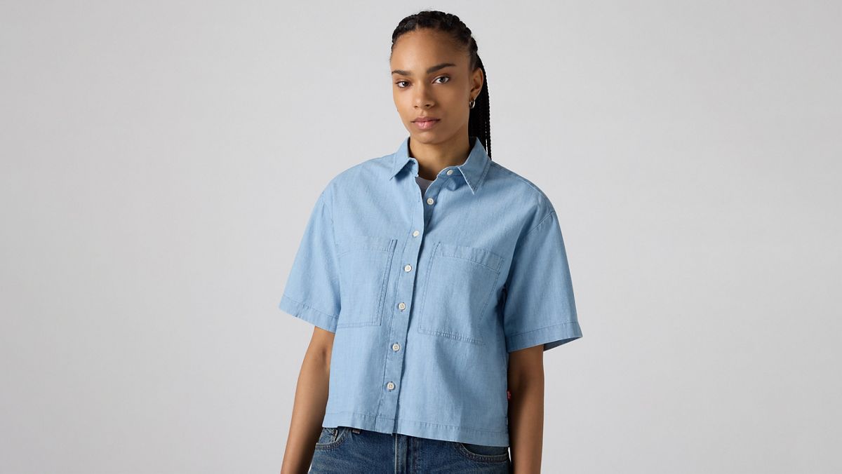 Harlie Short-Sleeve Cropped Button Down Shirt — Brass Organ - Chambray