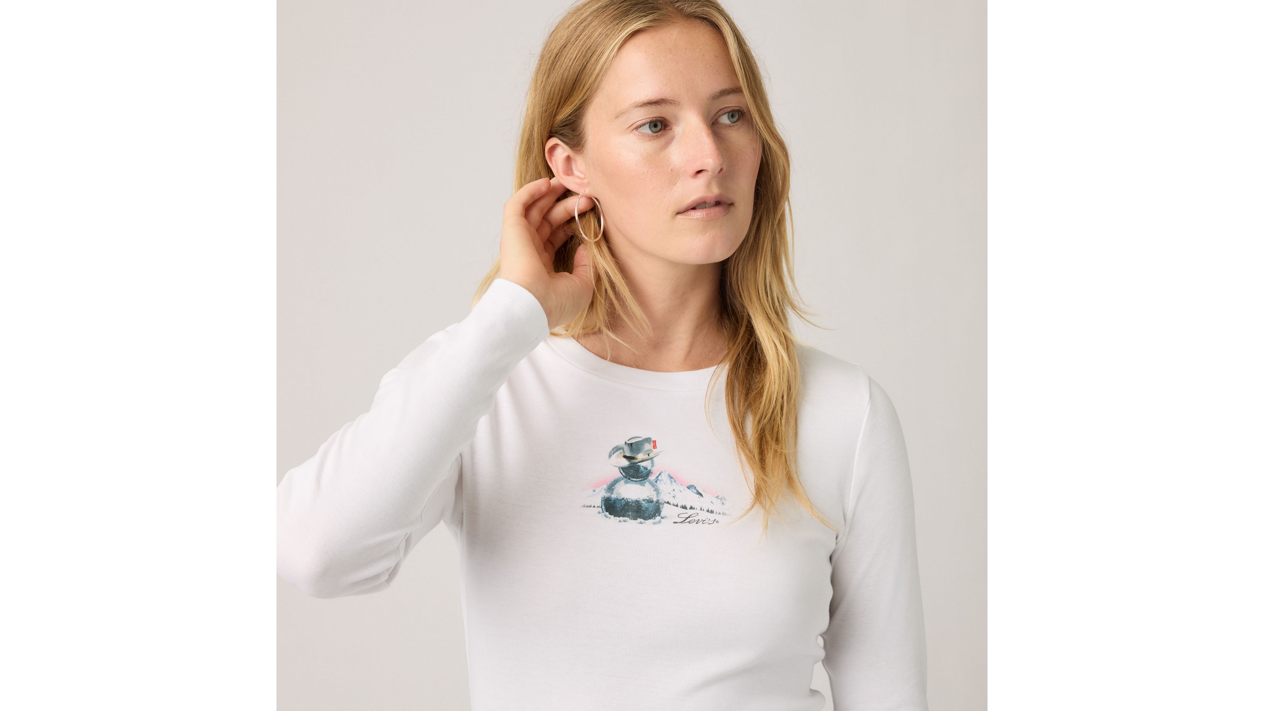 Graphic Essential Long-Sleeve Tee 4