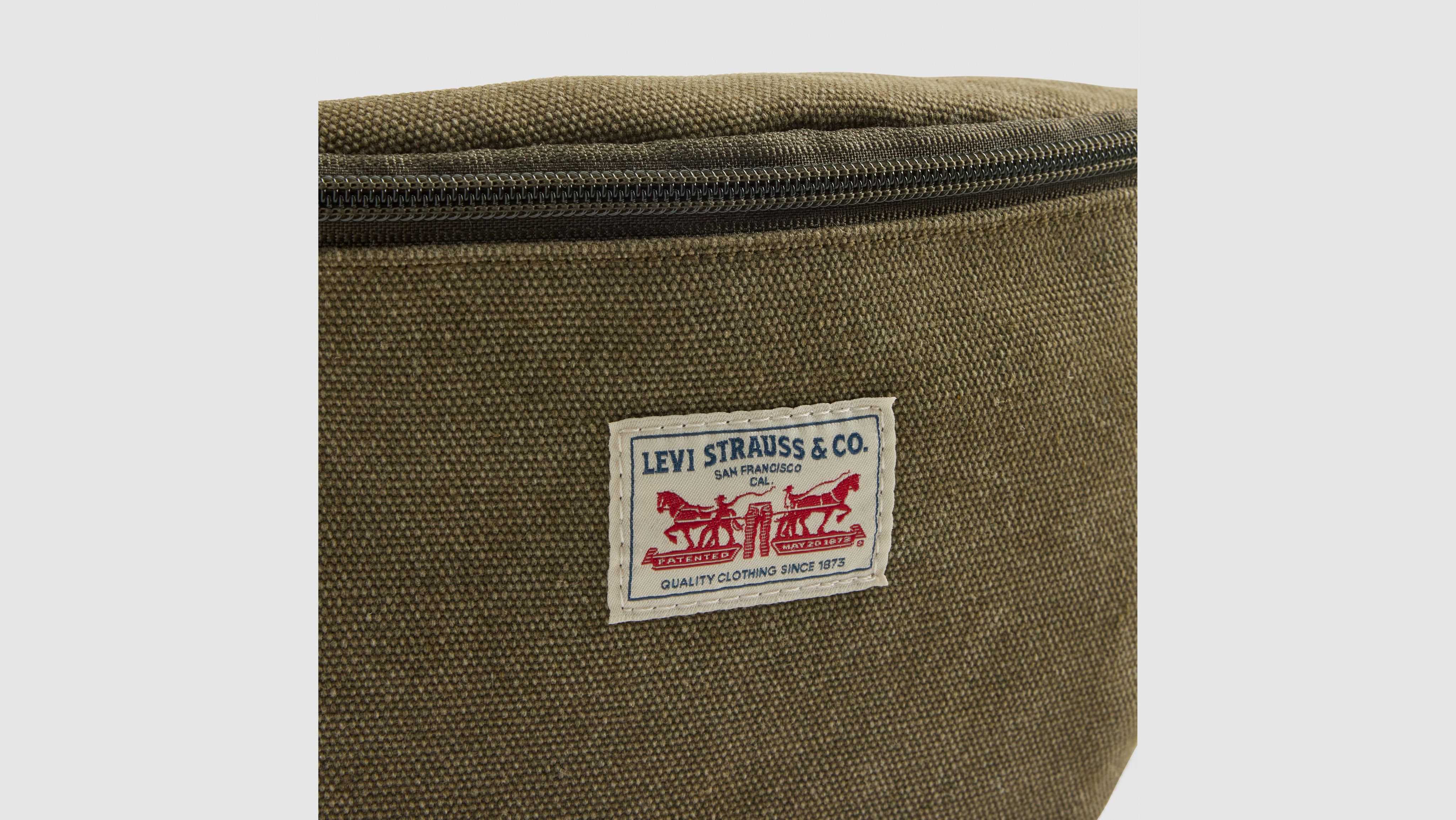 Levi's® Duboce Sling Bag 4