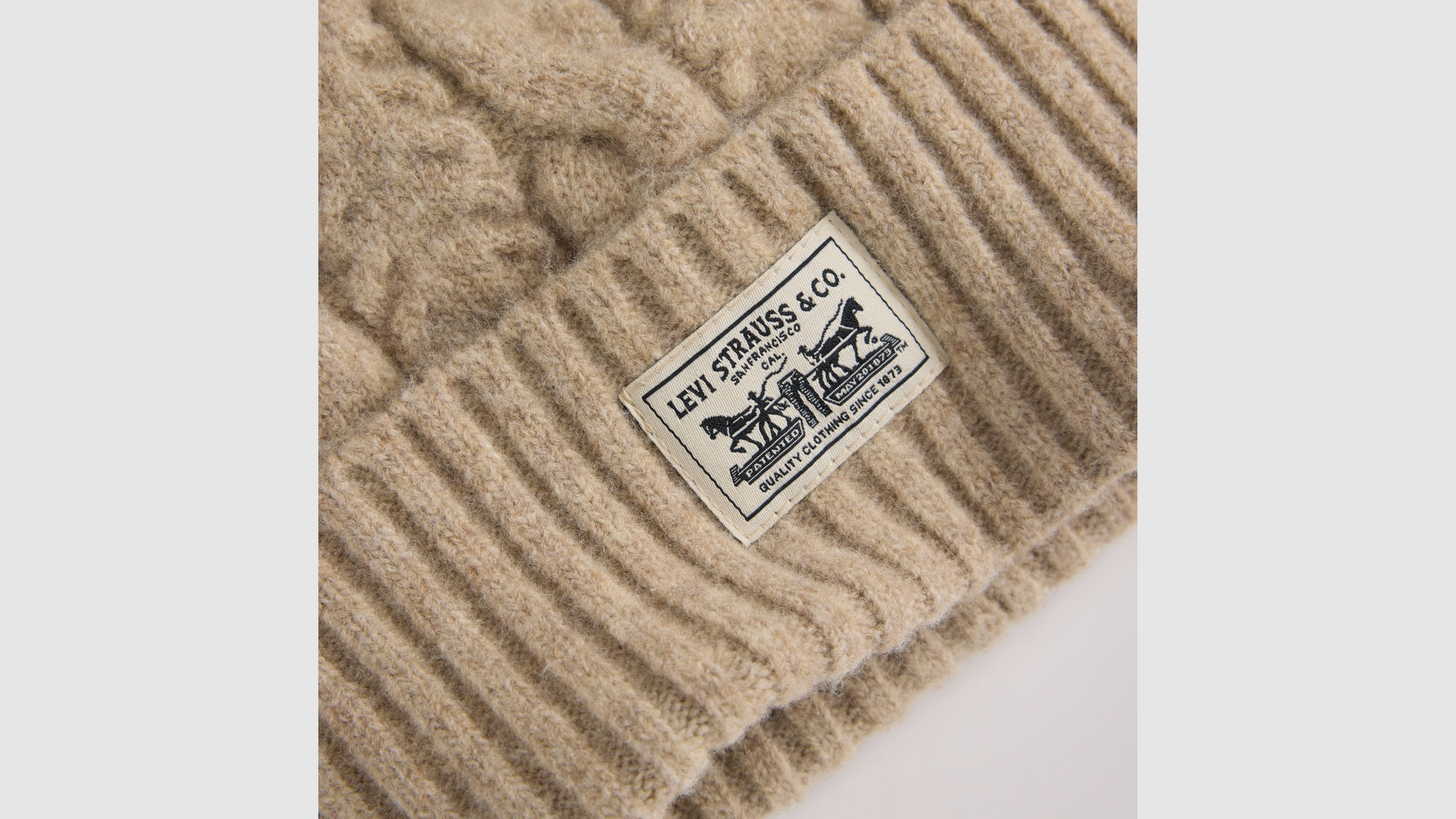 Women's Backpatch Beanie