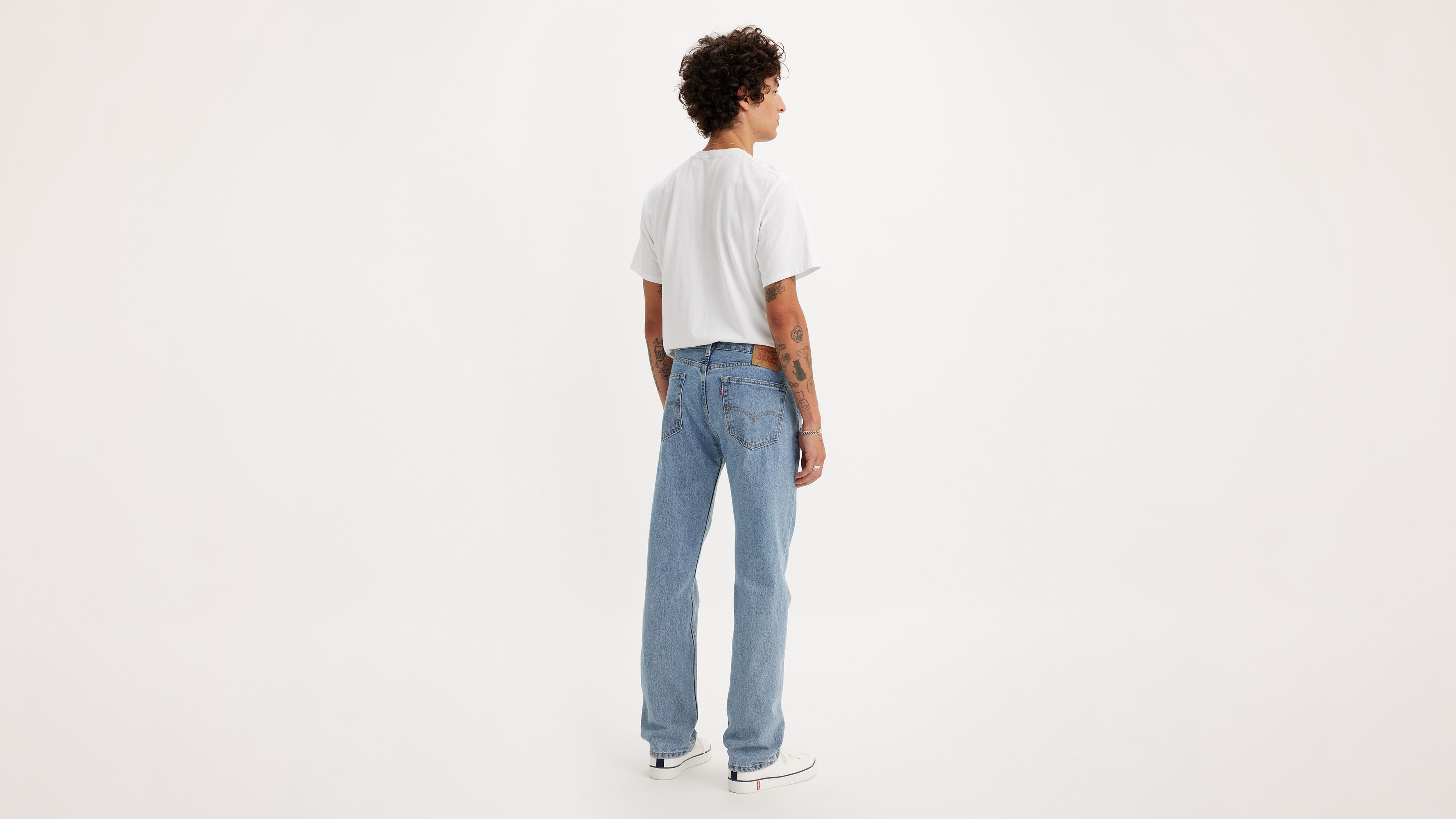 loose fit levis jeans