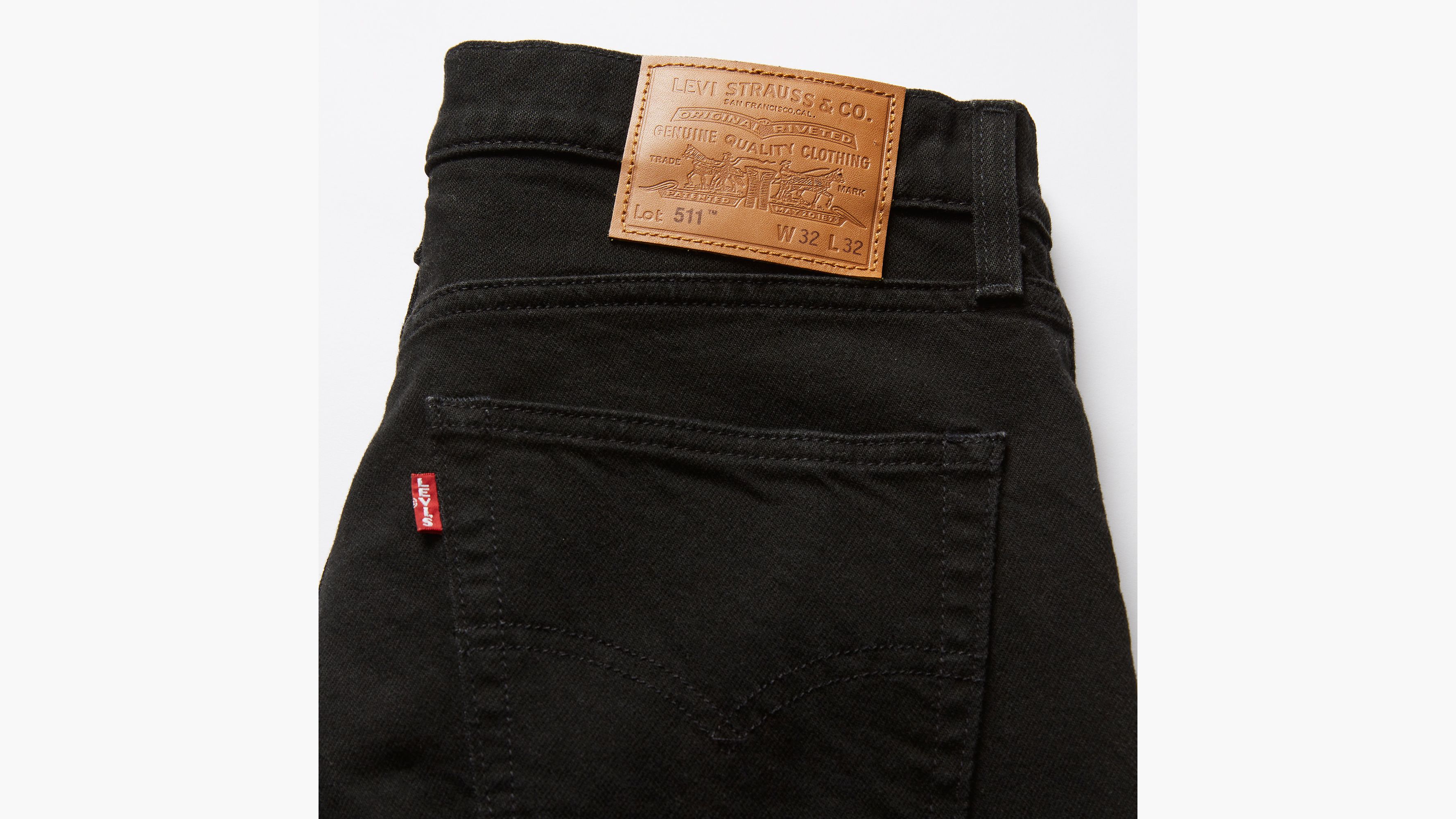 Black levi slim straight jeans hotsell