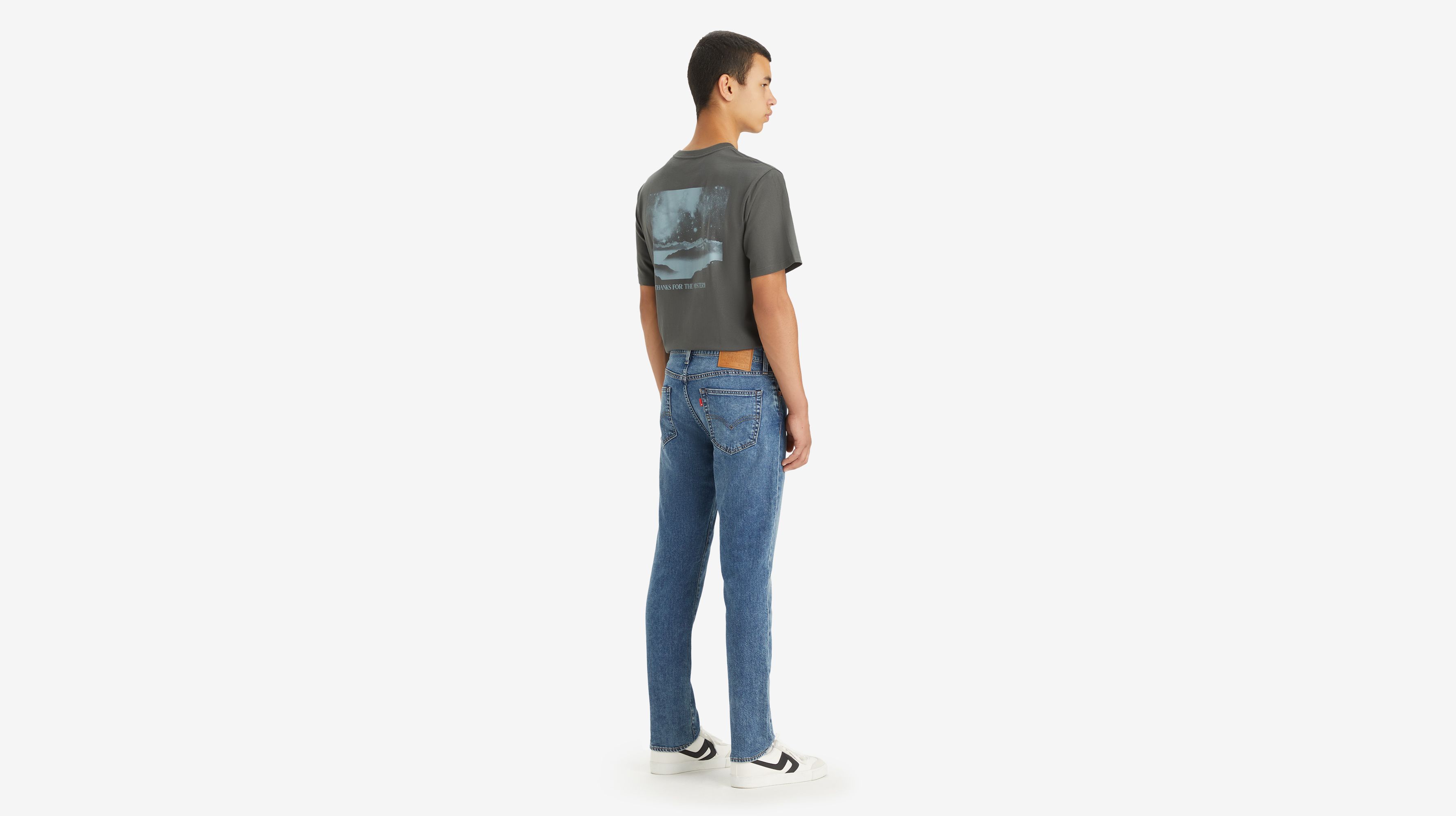 Lightweight 2025 levi jeans