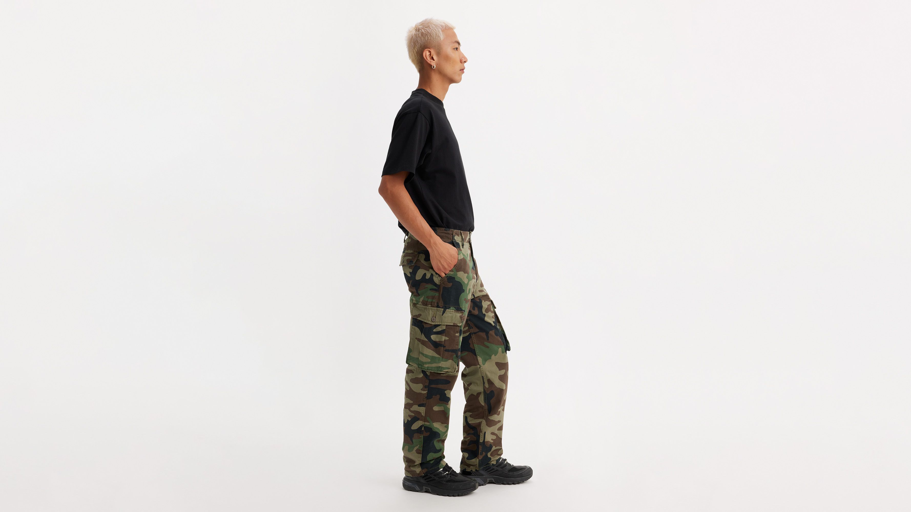 Levi's camo hot sale cargo pants