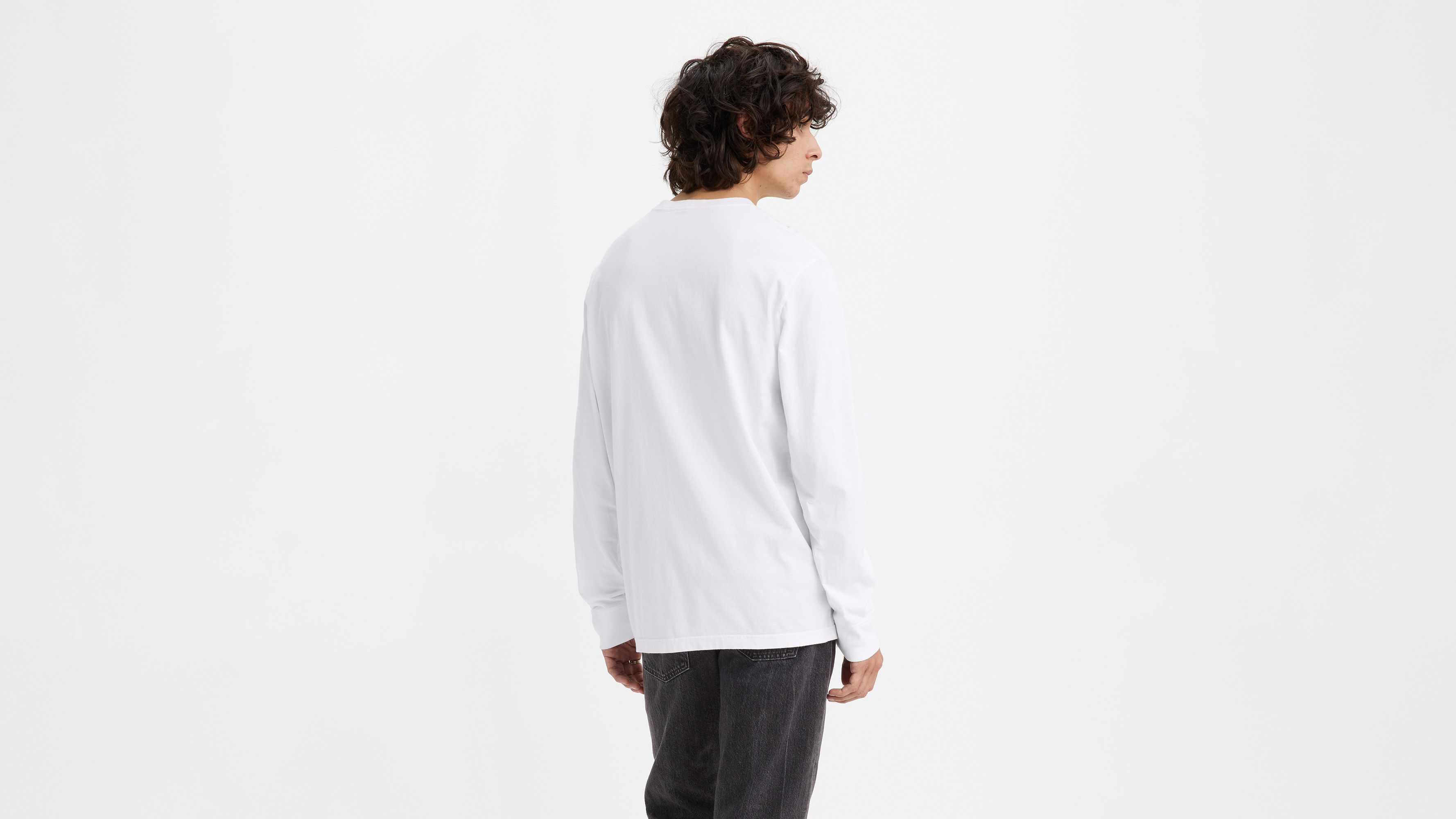 Relaxed Fit Long Sleeve Graphic T-shirt - White | Levi's® CA