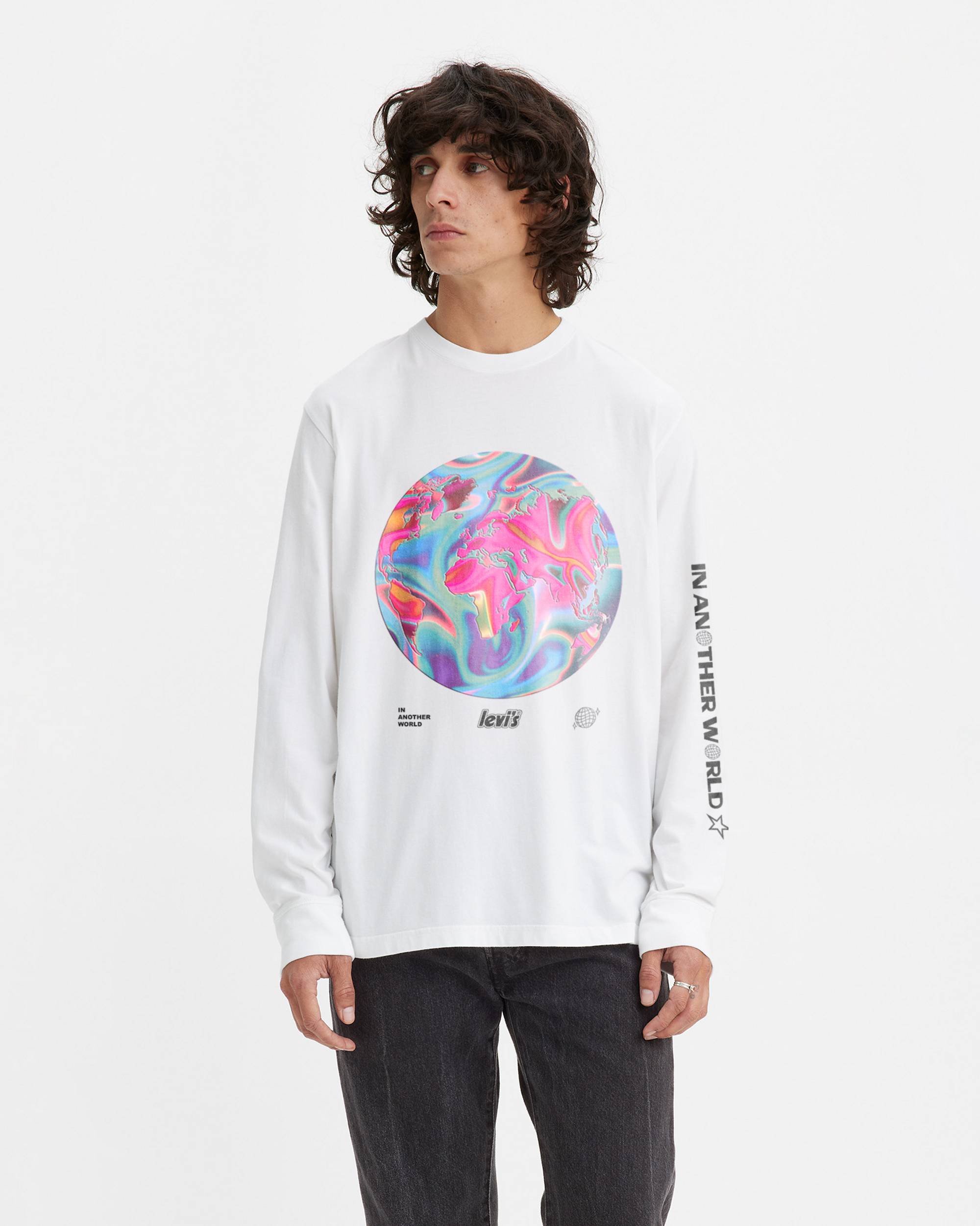 Relaxed Fit Long Sleeve Graphic T-shirt - White | Levi's® US Relaxed Fit Long Sleeve Graphic T-shirt - White | Levi's® US