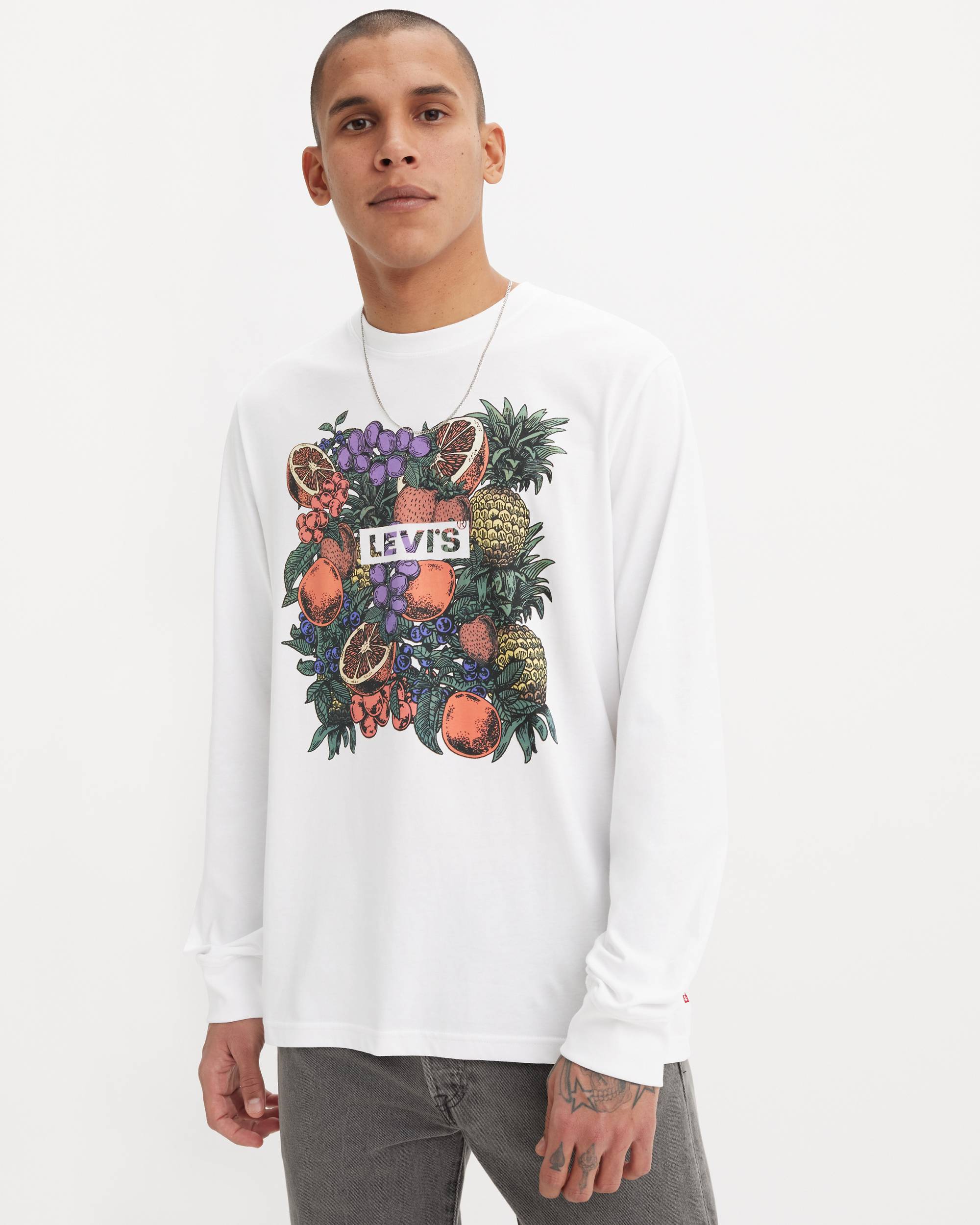 Relaxed Fit Long Sleeve Graphic T-shirt - White | Levi's® US Relaxed Fit Long Sleeve Graphic T-shirt - White | Levi's® US