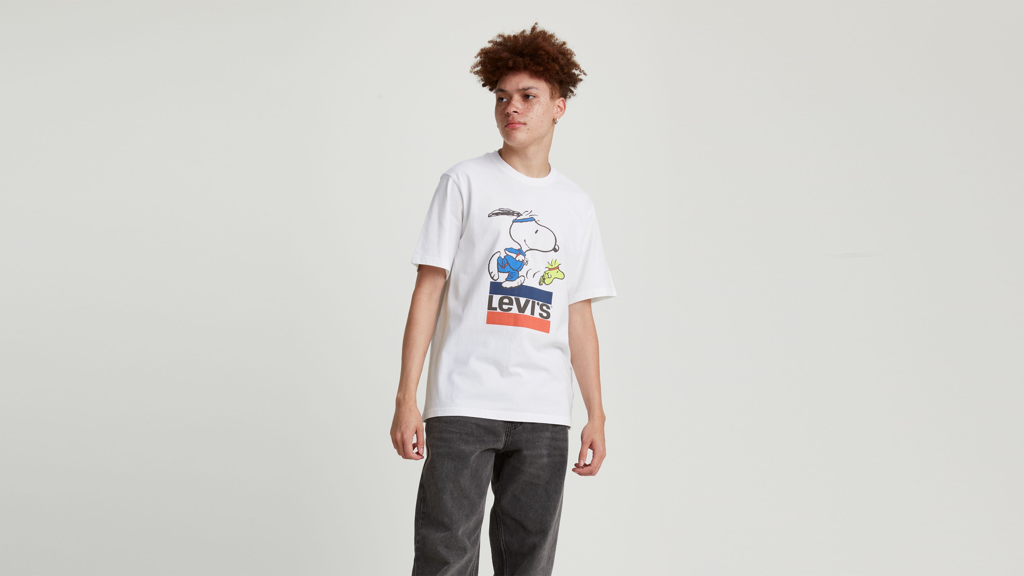 levis peanuts t shirt