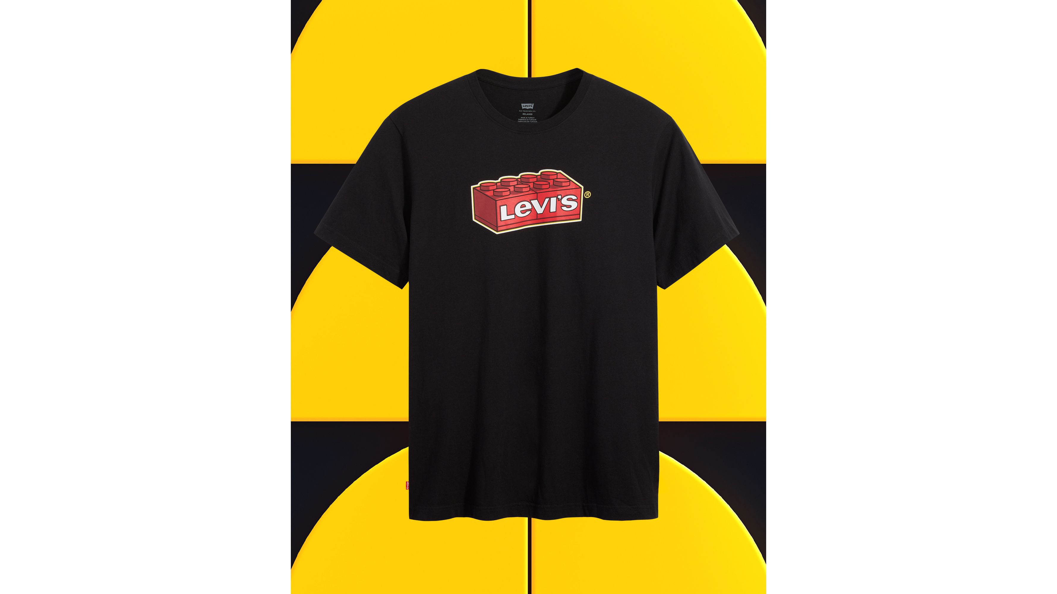 black levis tee