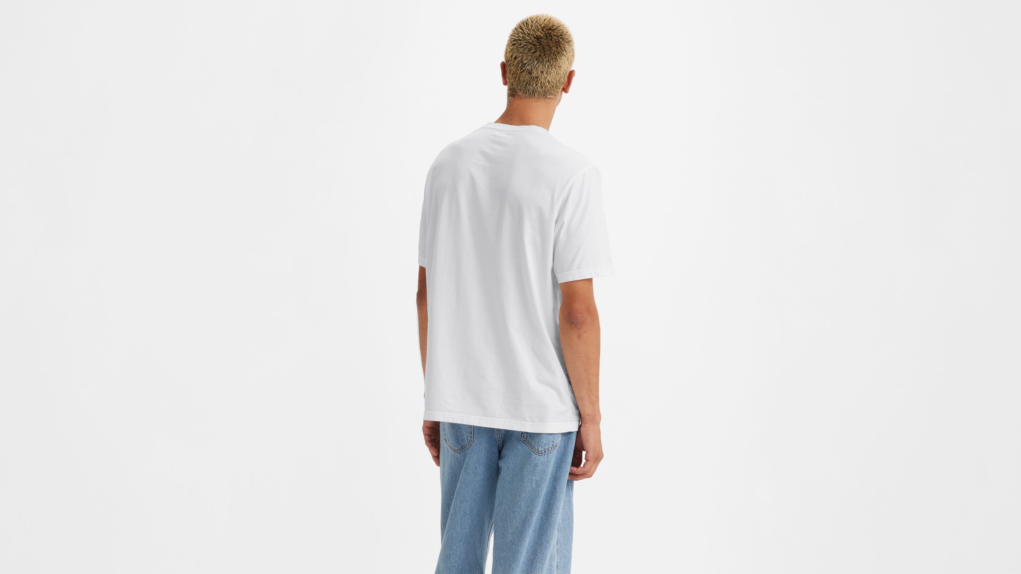 Relaxed Fit Short Sleeve Graphic Tee - White | Levi's® LV