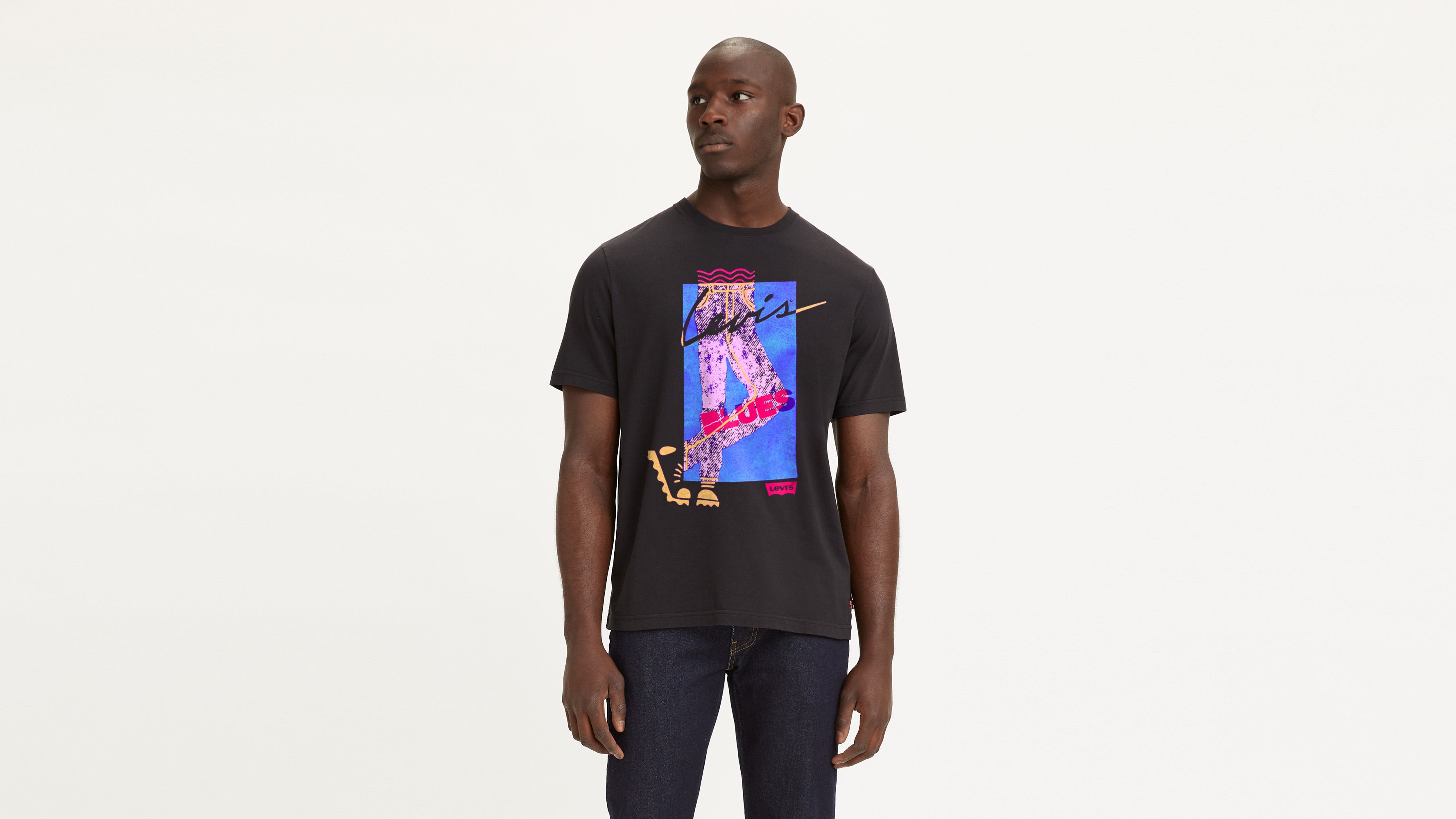 Black levis best sale t shirt