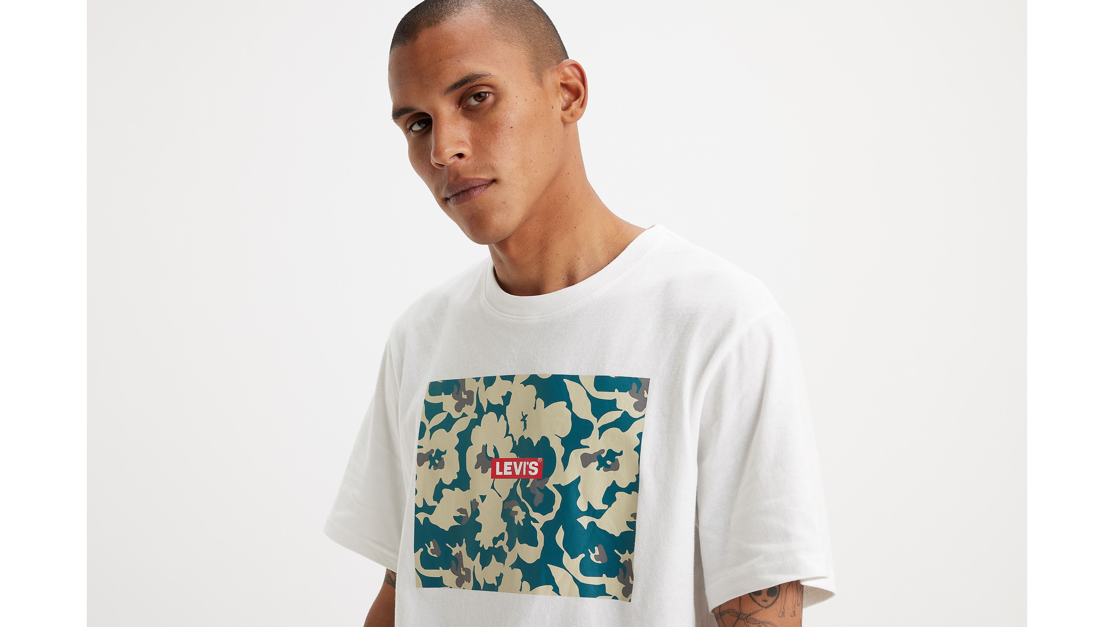 Tシャツ・カットソー   Men's Relaxed Fit Monogram Logo Short Sleeve T- Amazon.com: Calvin Klein Short Sleeve Monogram Logo T-Shirt