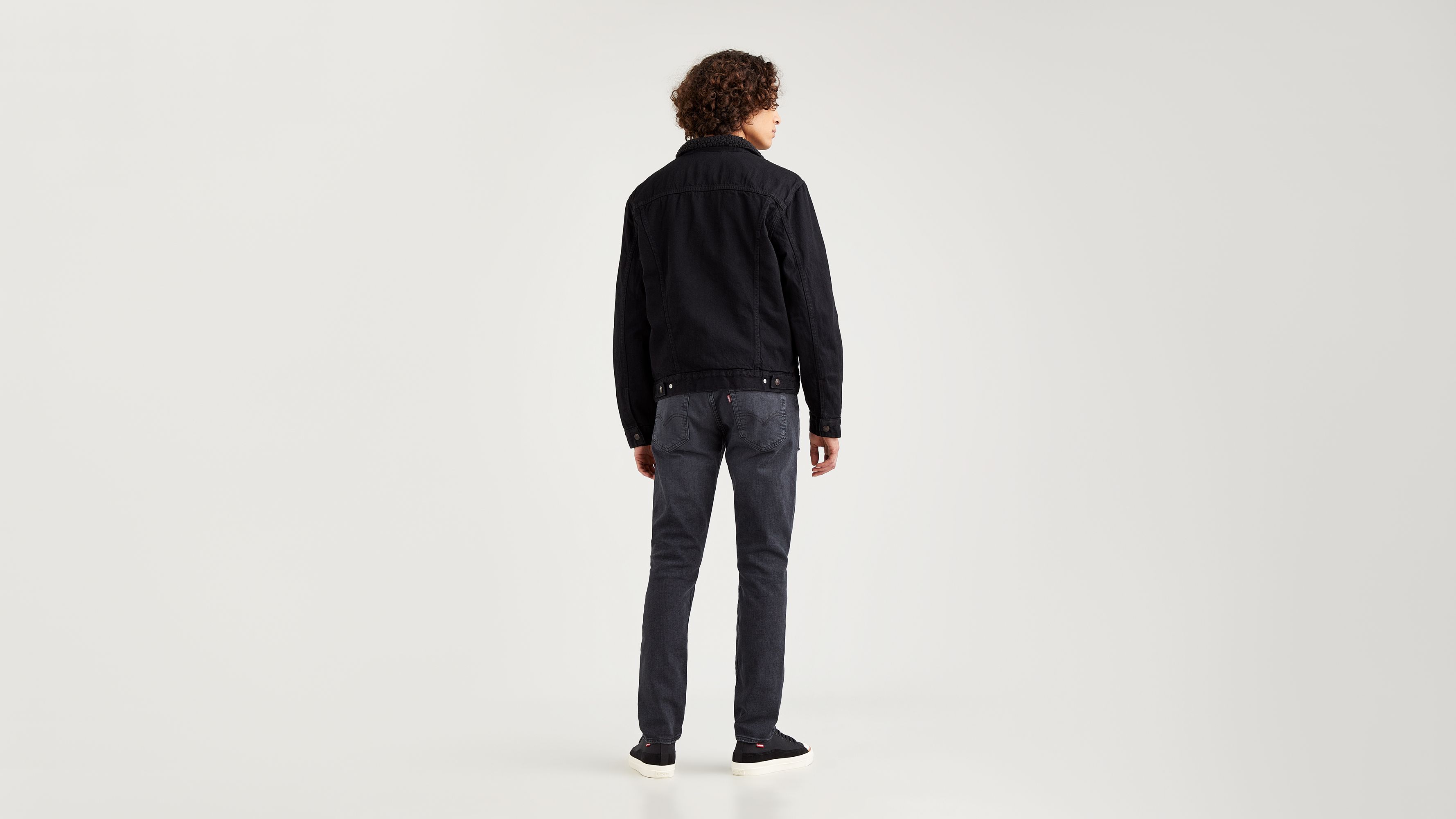 Levi's black sales sherpa jacket