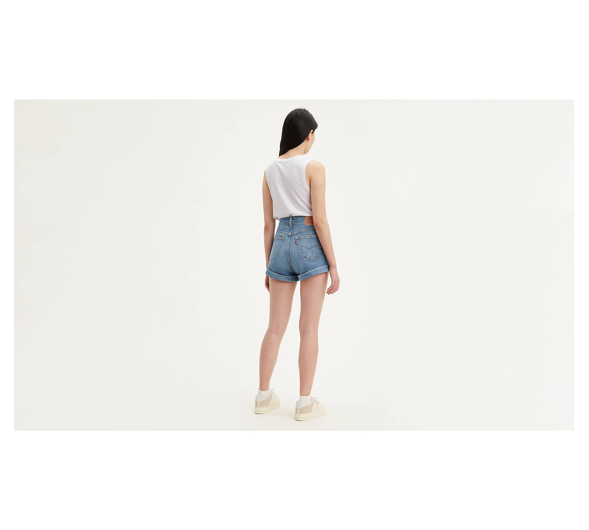 Levi's High Waist Mom Short In A Pinch, Shop Now at Pseudio!