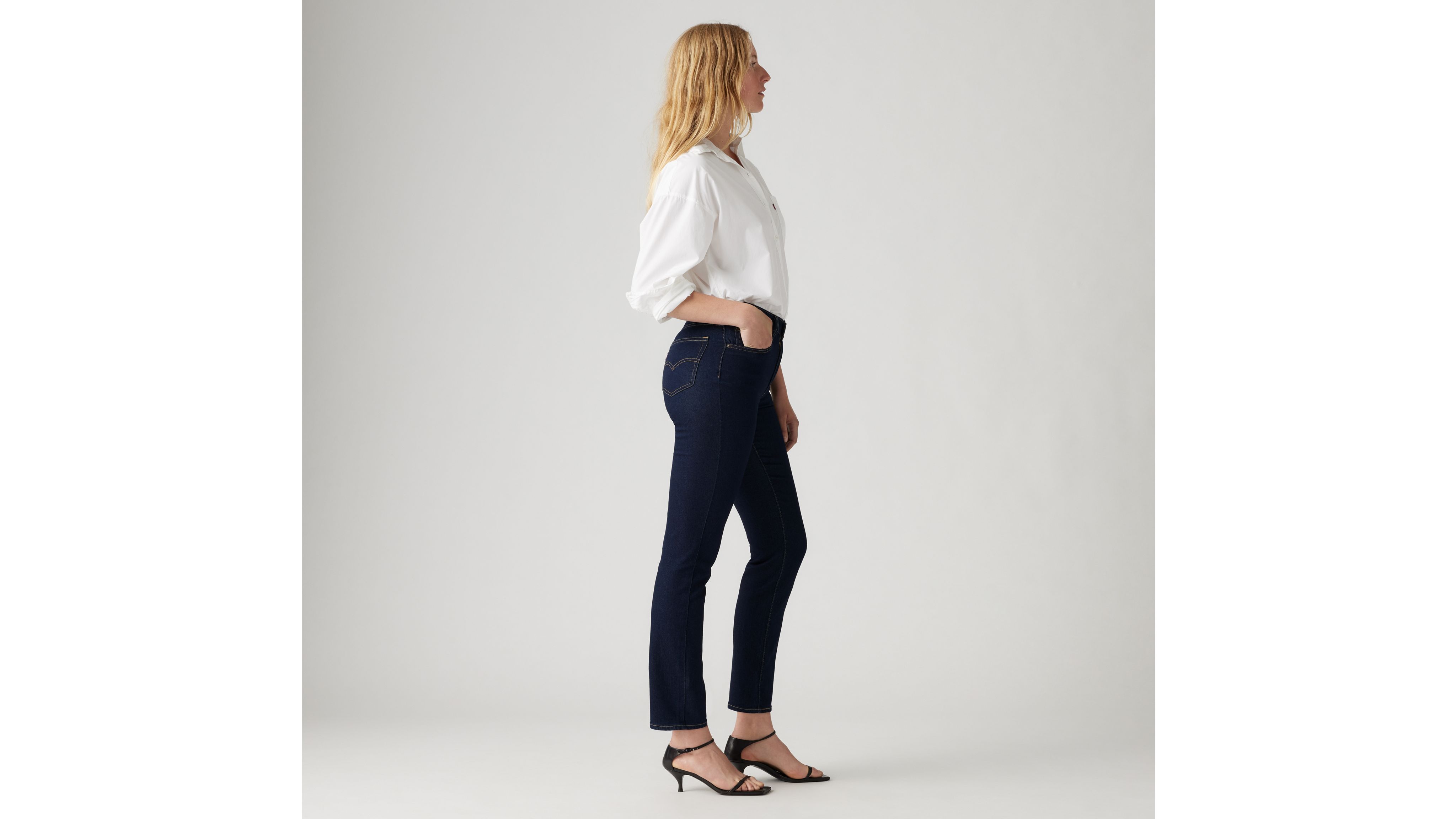 Levi's Women's 724 High Rise Straight Jeans (Also Available in Plus), House  Lights, 24 Short at  Women's Jeans store