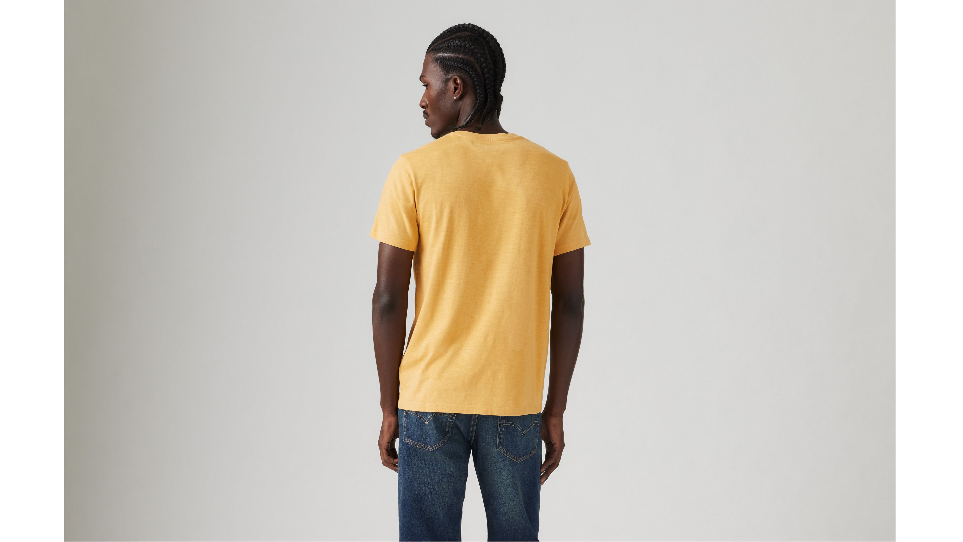 Levi's Classic Pocket T-shirt In Ochre