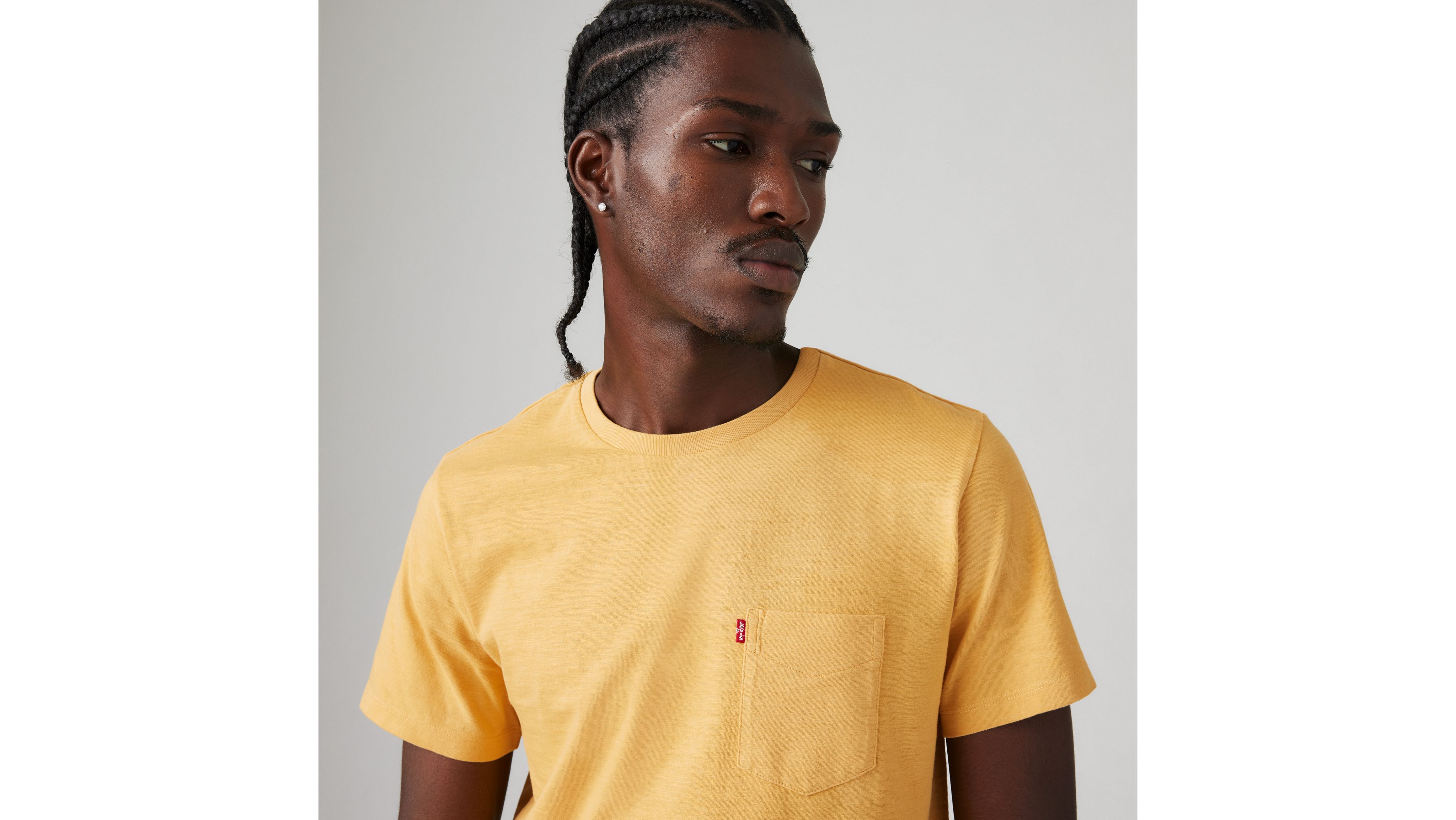 Levi's Classic Pocket T-shirt In Ochre