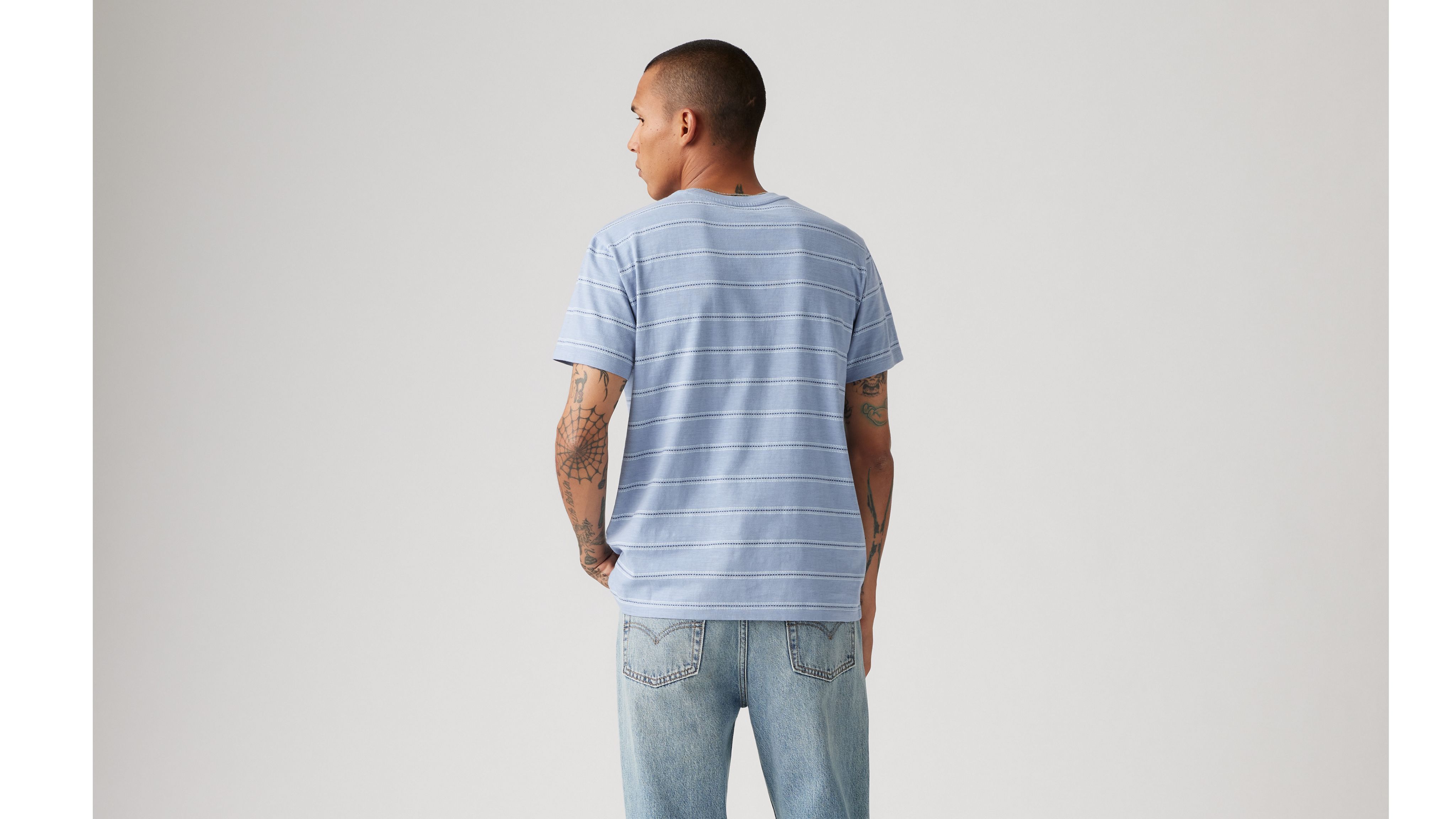 Levi's Classic Pocket T-shirt In Dino Stripe Cliff