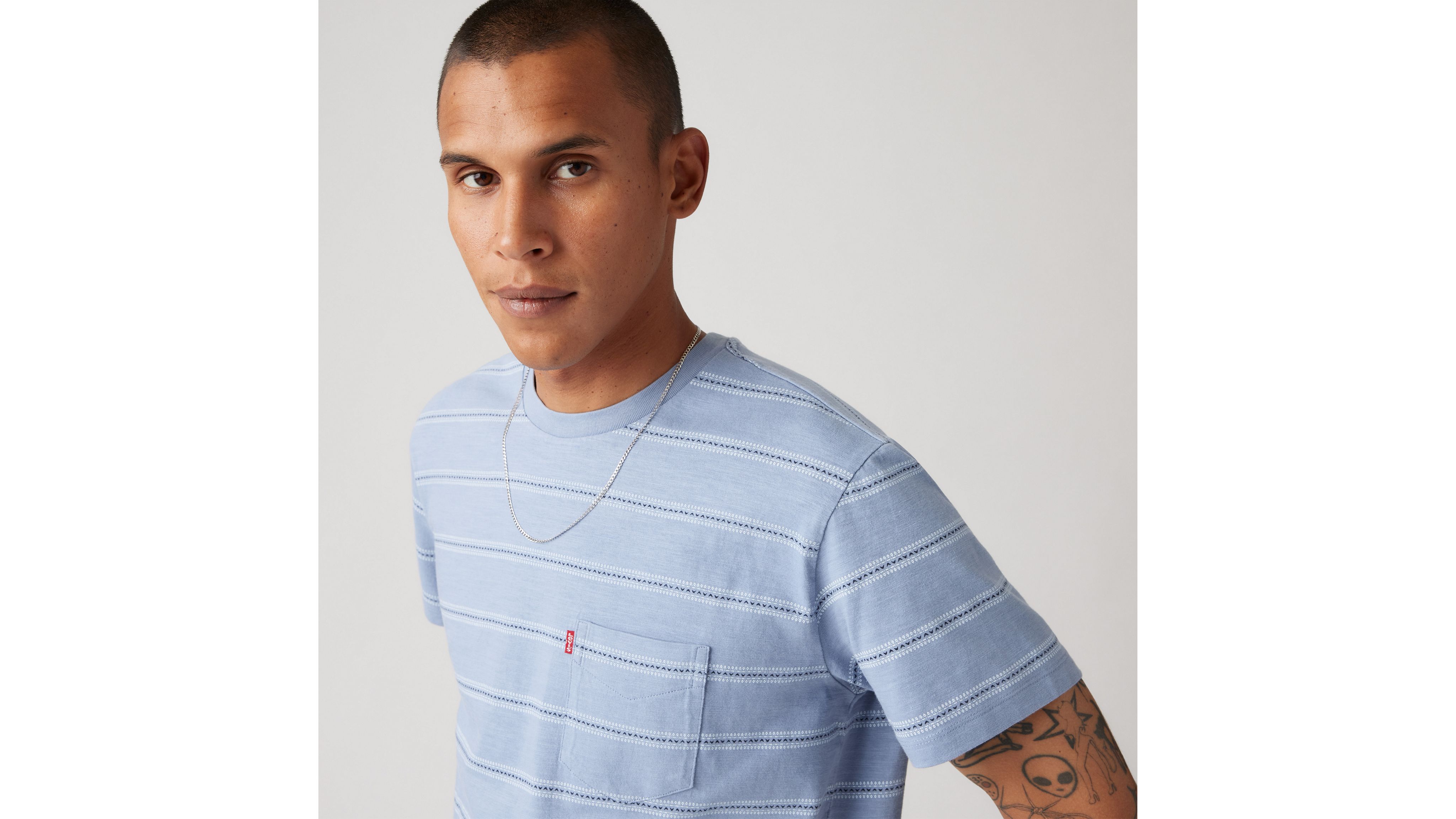 Levi's Classic Pocket T-shirt In Dino Stripe Cliff
