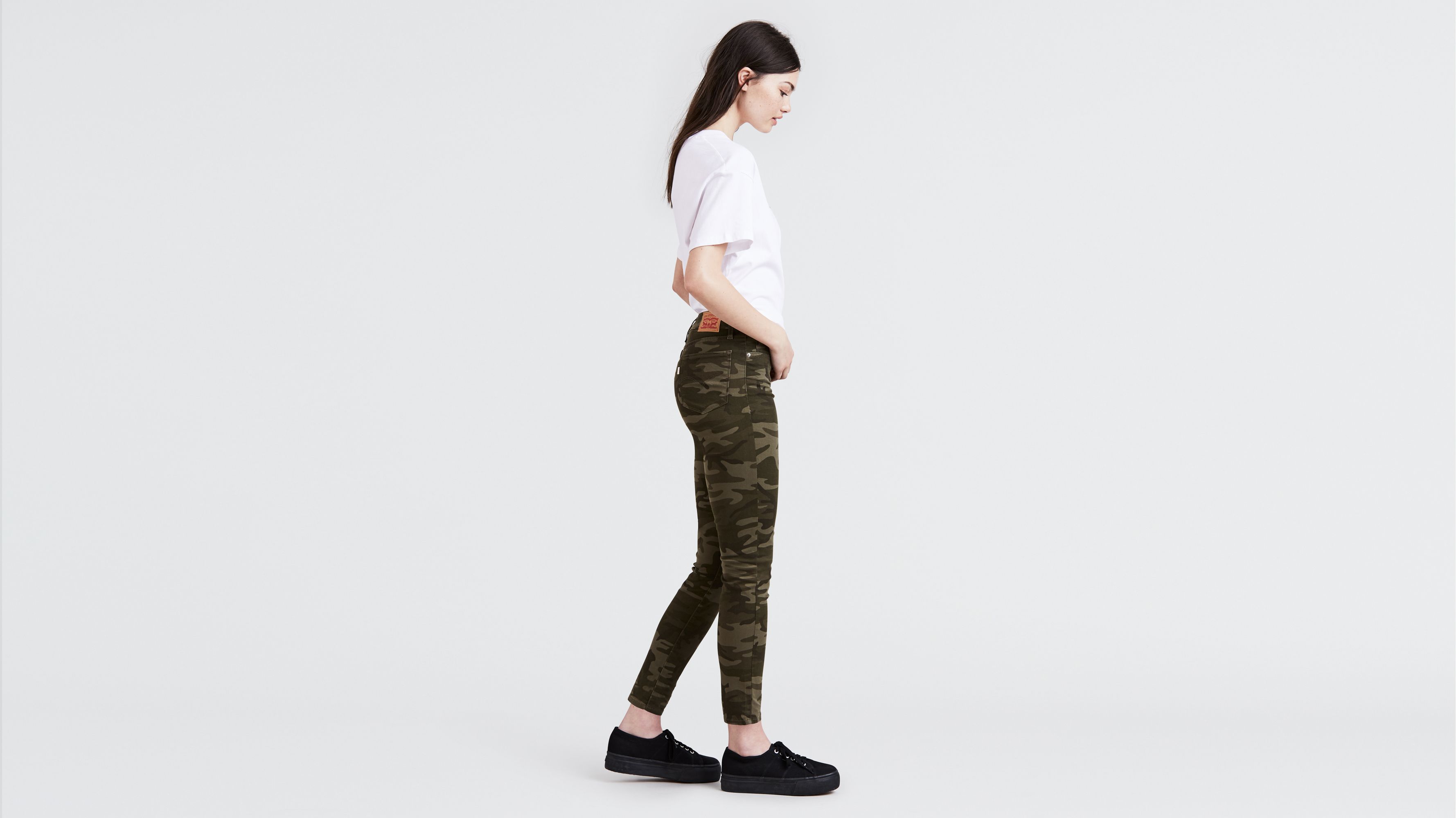 womens levi camo pants