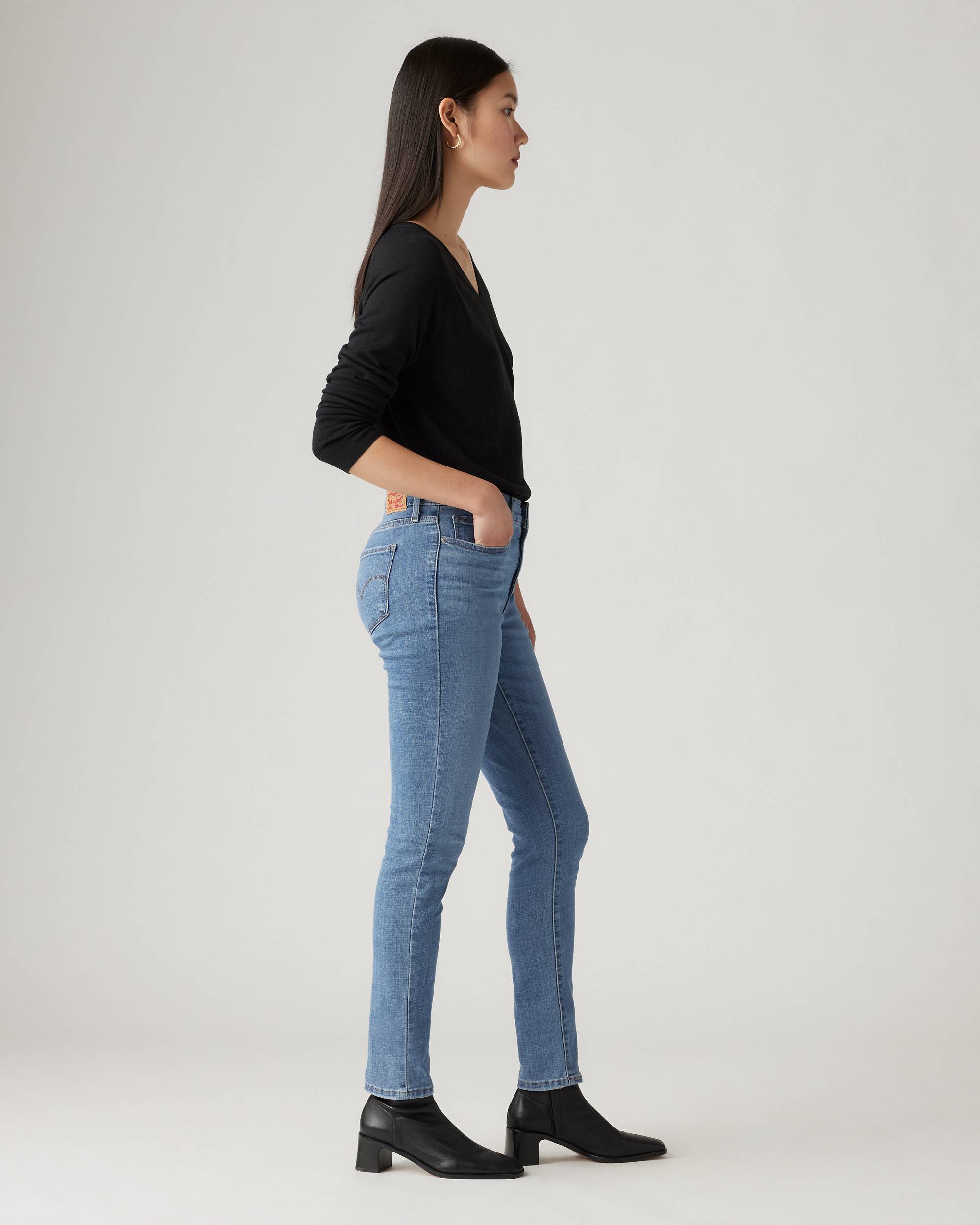 311 Shaping Skinny Women's Jeans - Medium Wash | Levi's® CA 311 Shaping Skinny Women's Jeans - Medium Wash | Levi's® CA