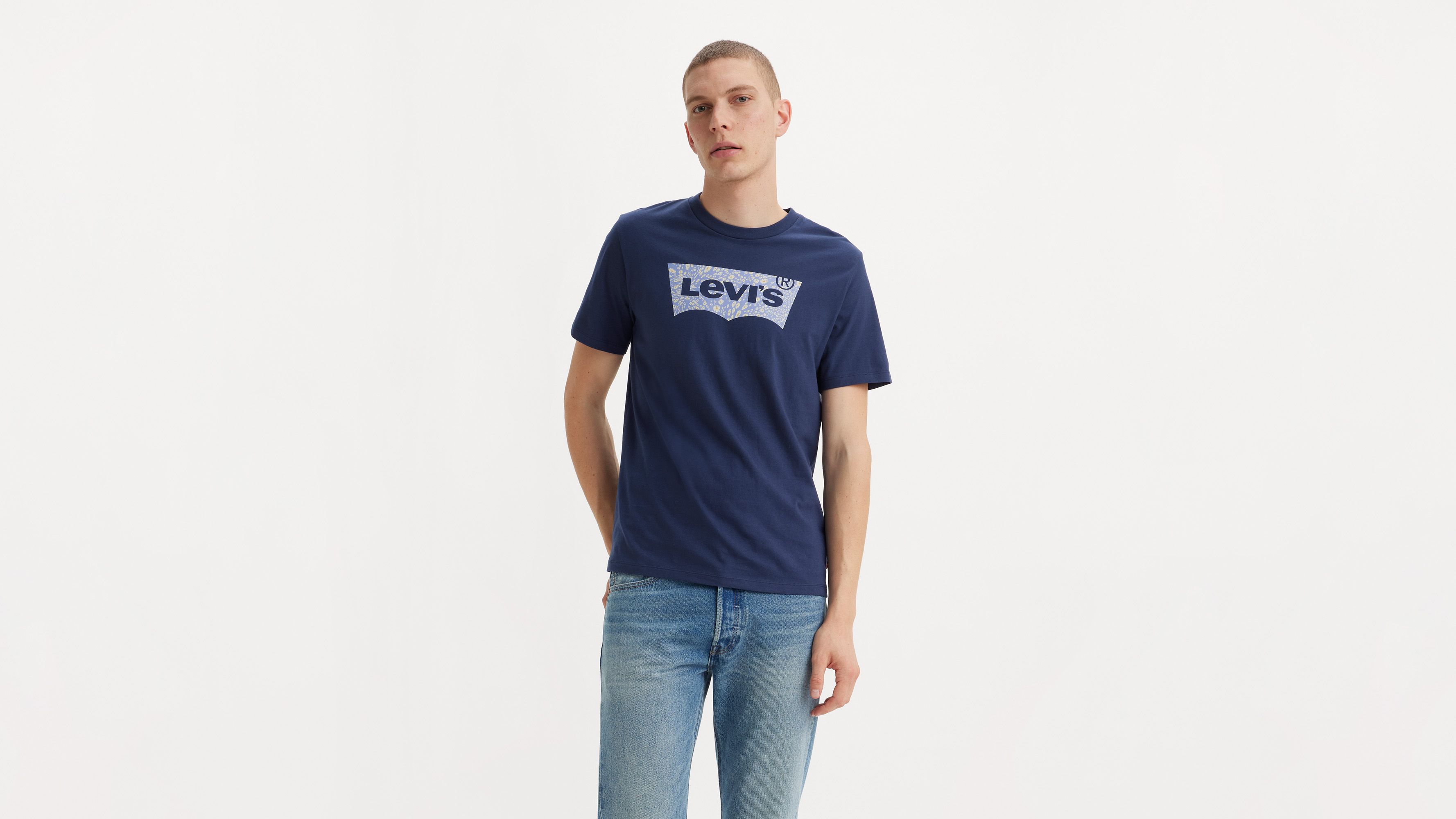 Navy levi shop t shirt