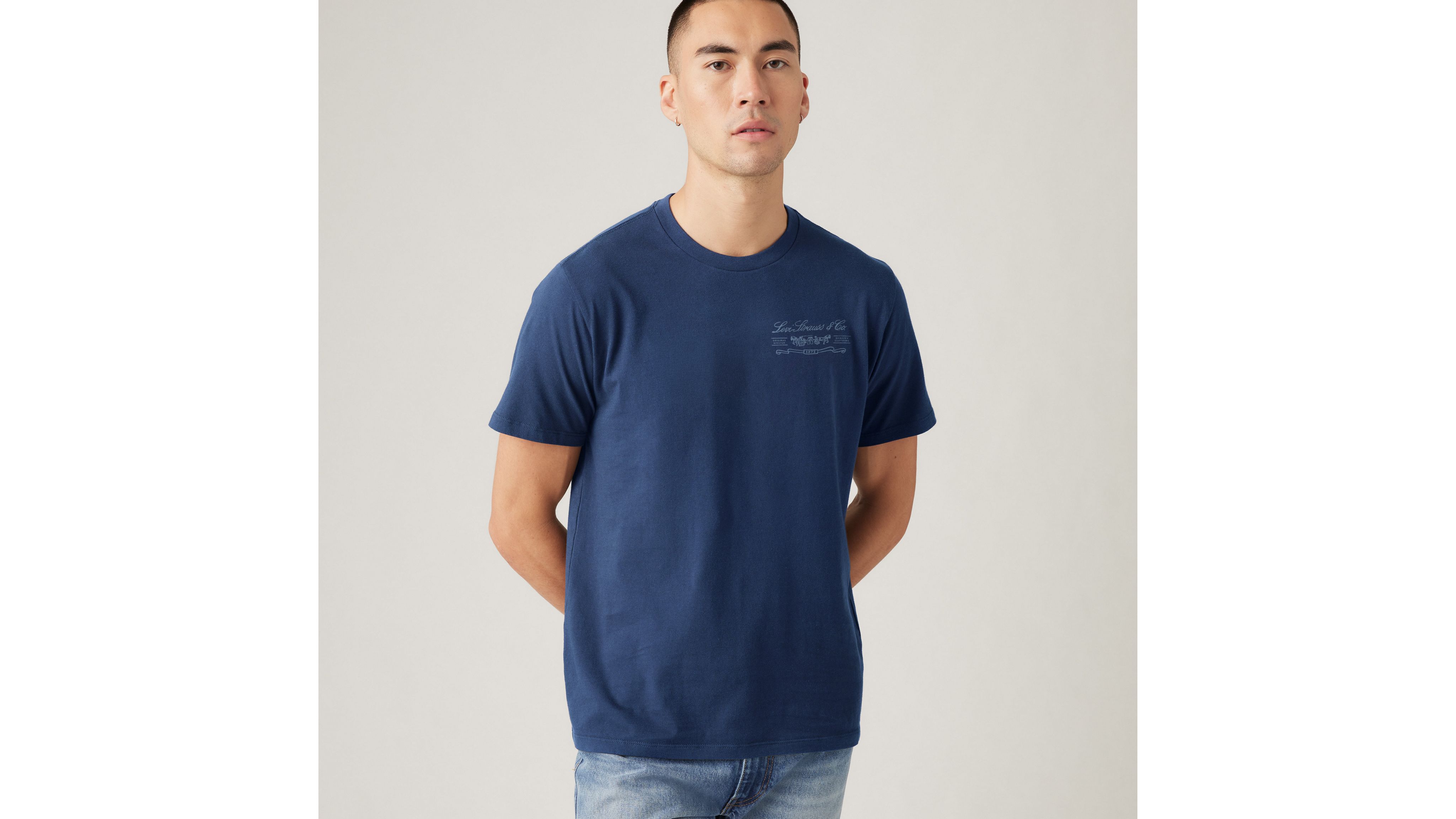 Camiseta Graphic Crewneck 1