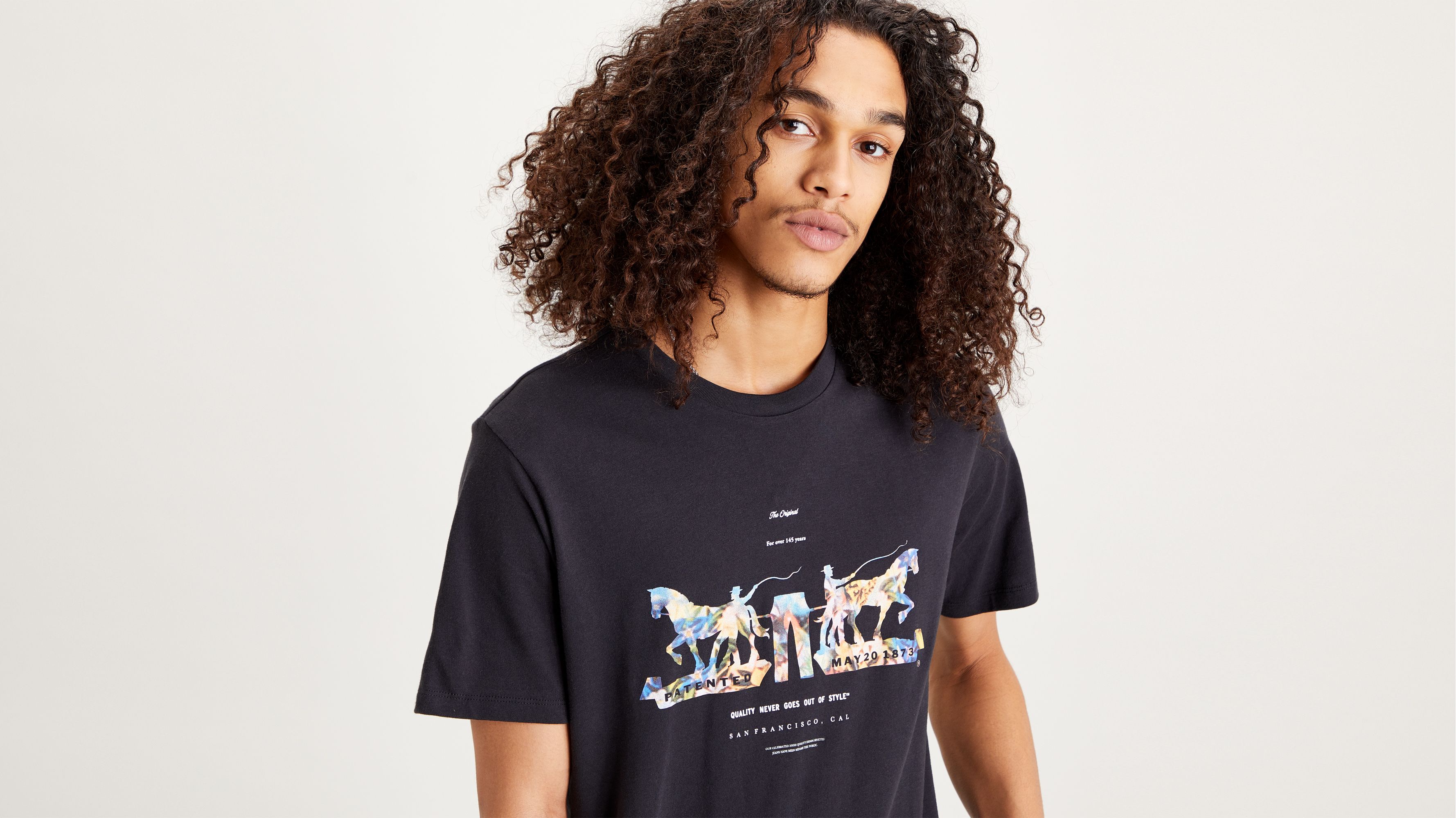 Levis 2 discount horse graphic tee