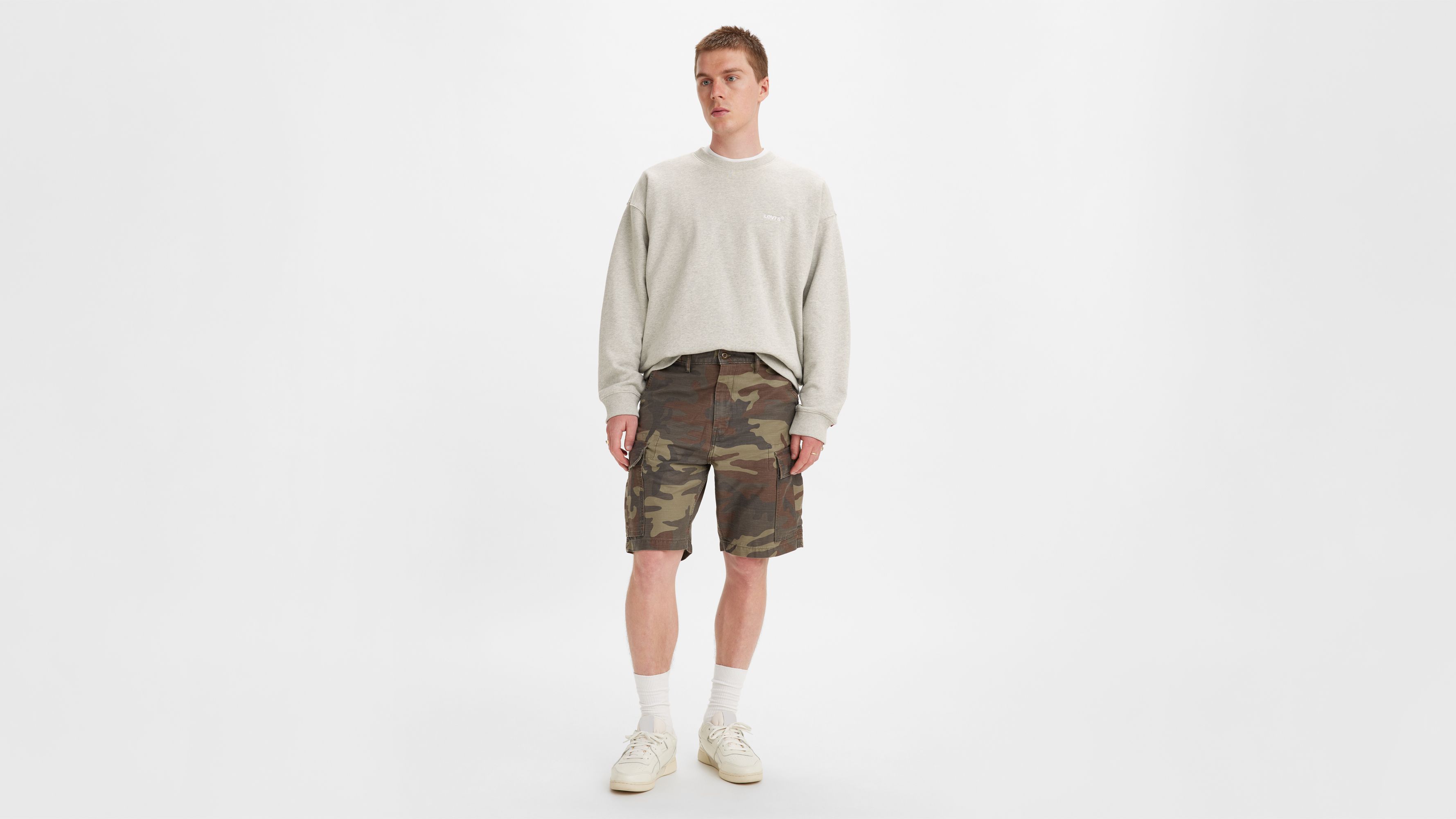 How to Wear Camo Shorts: Outfit Ideas for Men and Women