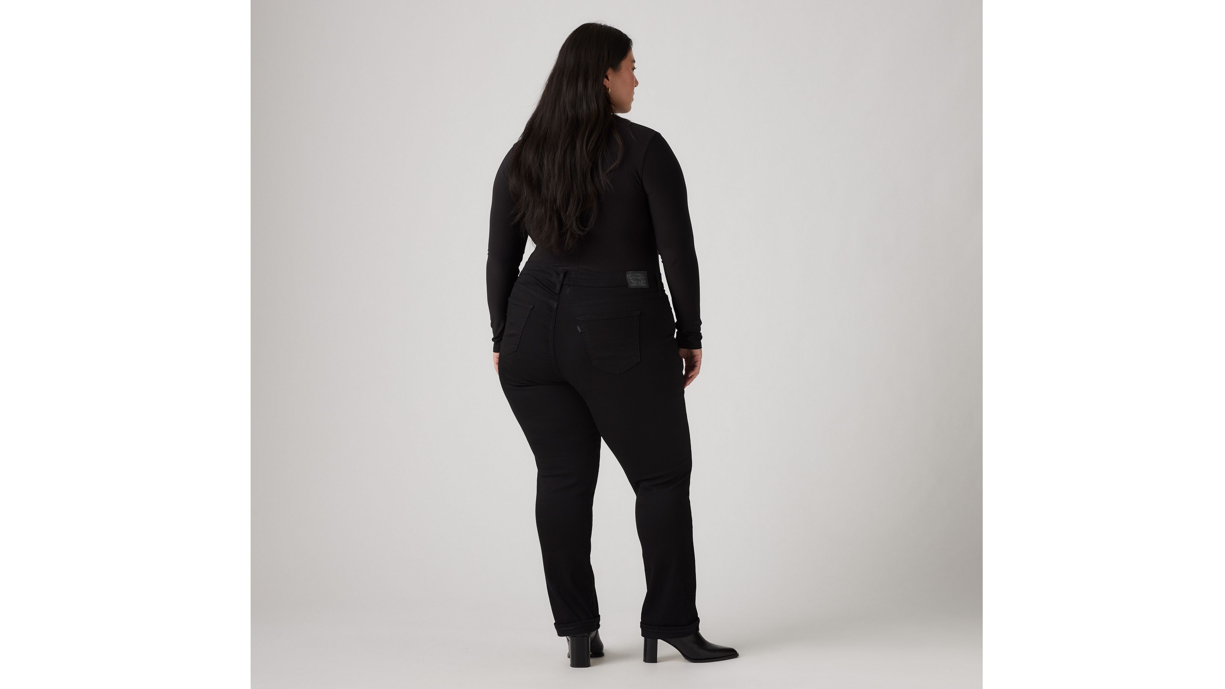 Levi's Classic Straight Women's Jeans (plus Size) 22s In Black