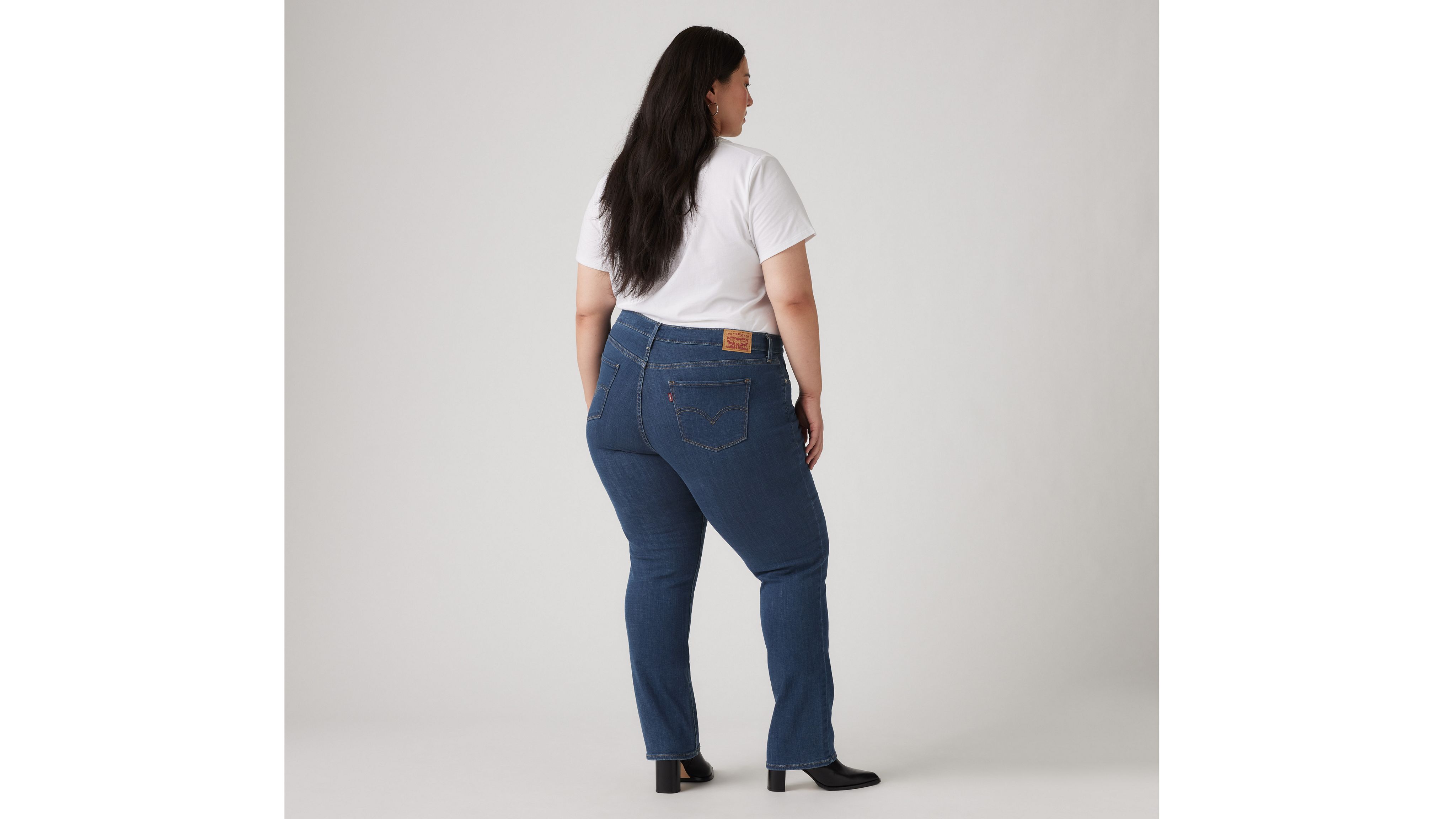 Classic Straight Women's Jeans (Plus Size)