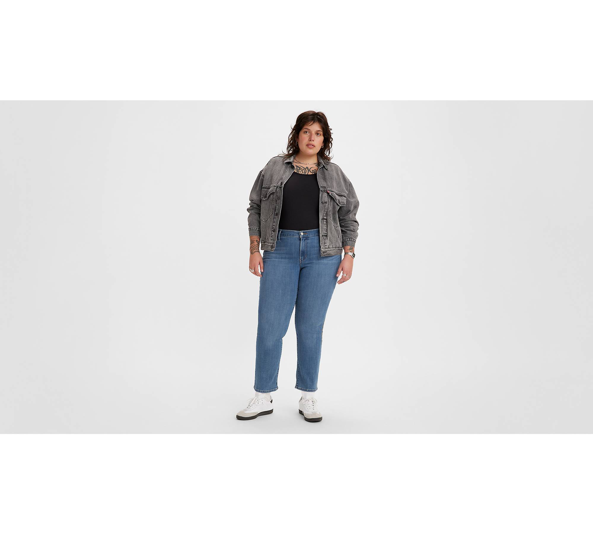 Levis Classic Straight for Women - Up to 60% off
