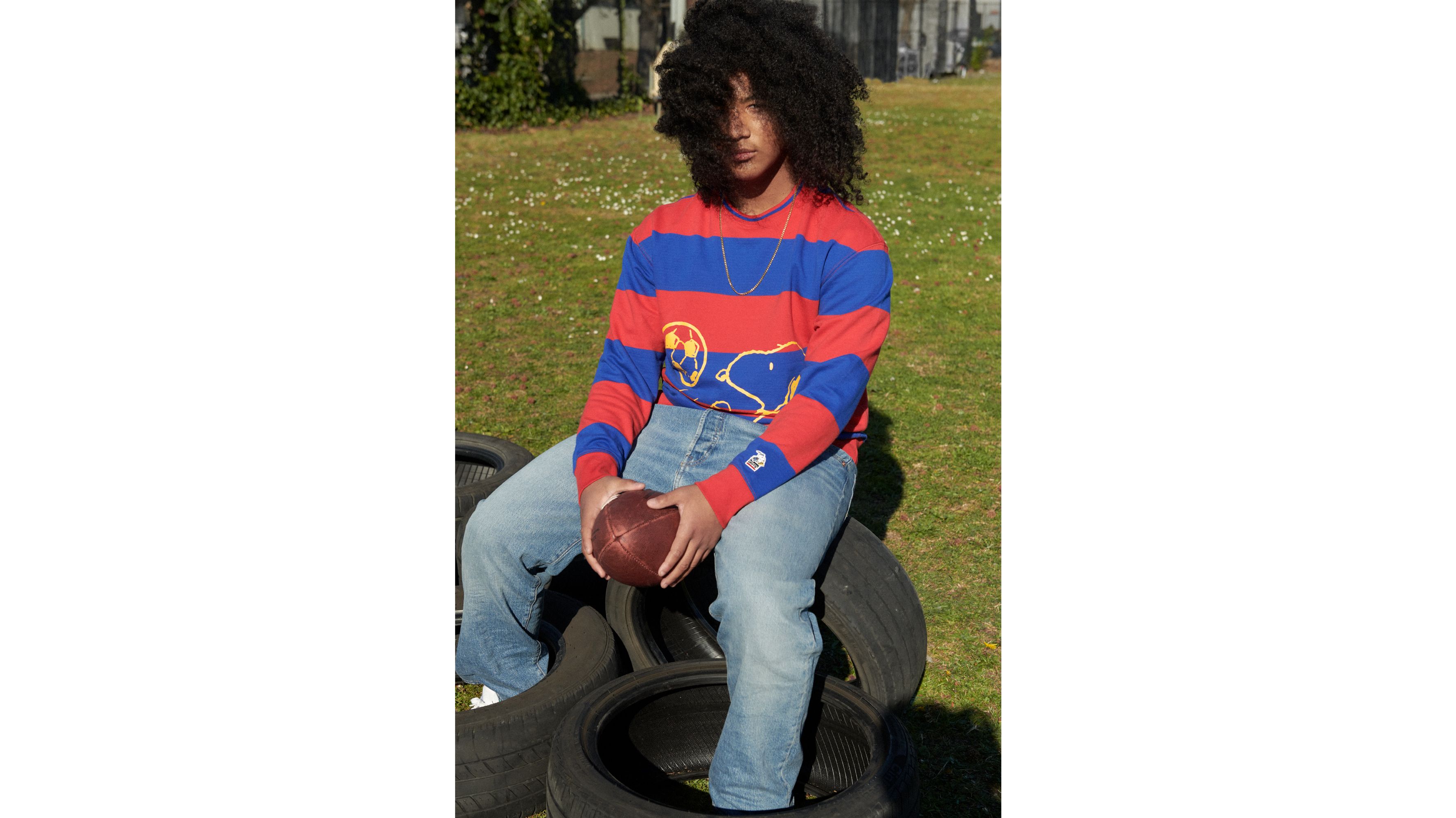 levi's x peanuts sweatshirt