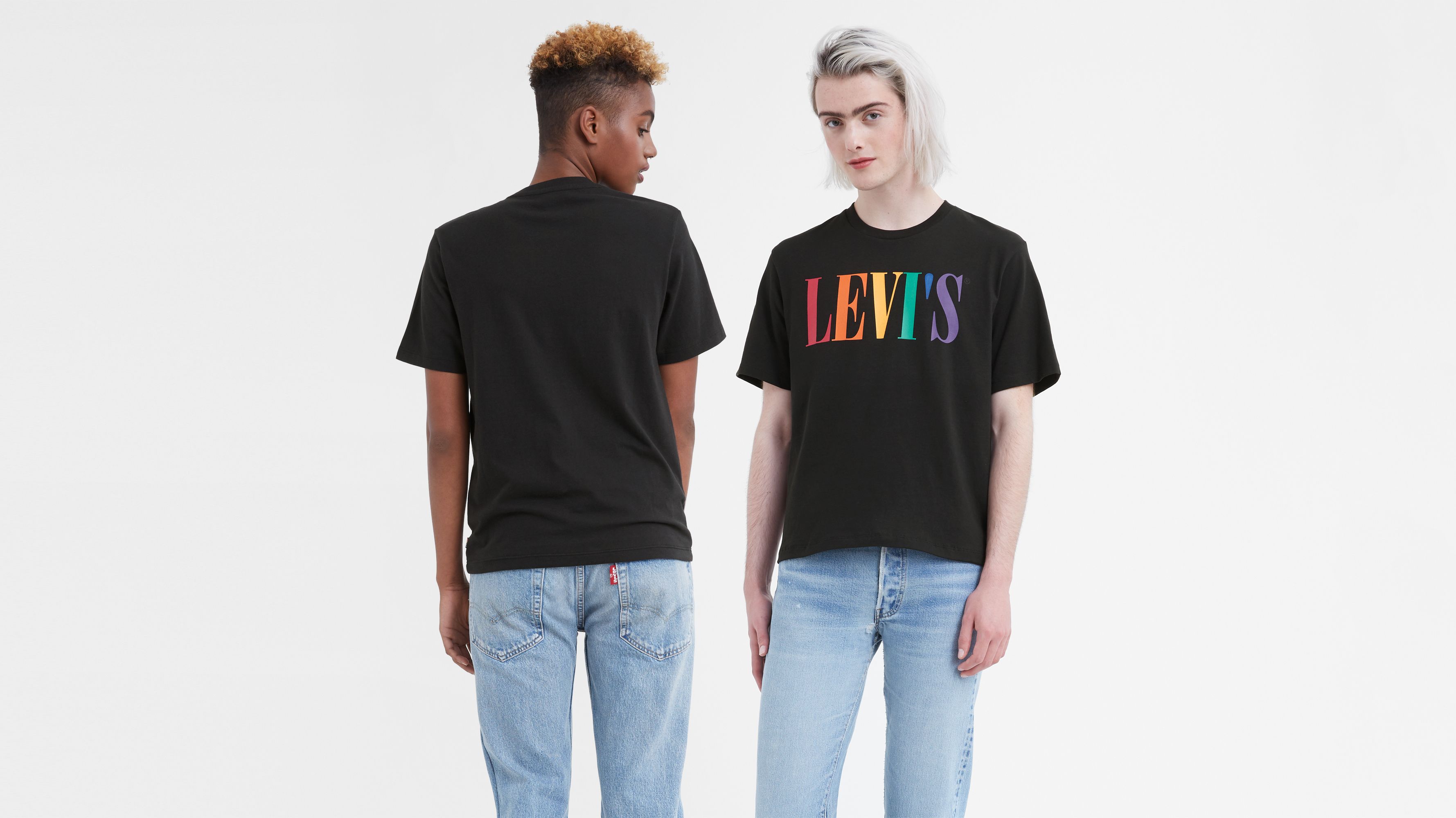 graphic tee levis